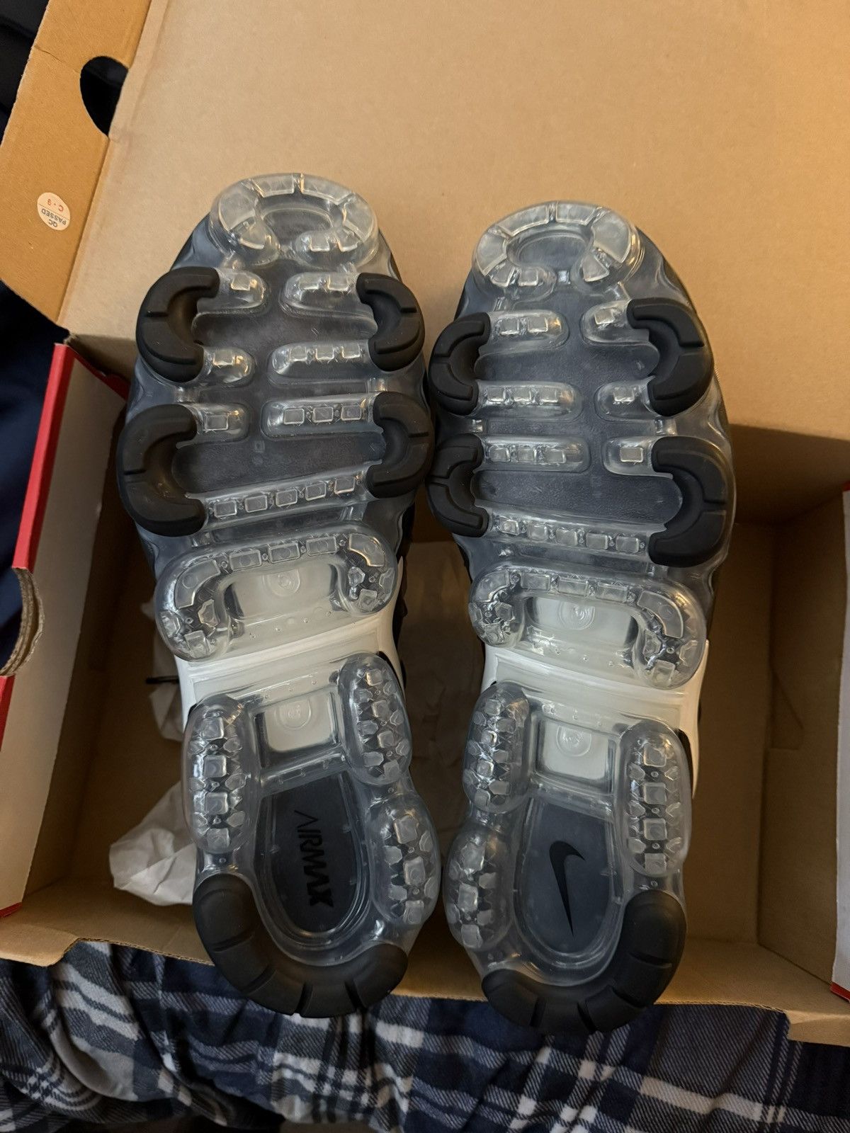 Nike Nike Vapormax Plus Size 12 NIB Size US 12 / EU 45 - 5 Thumbnail