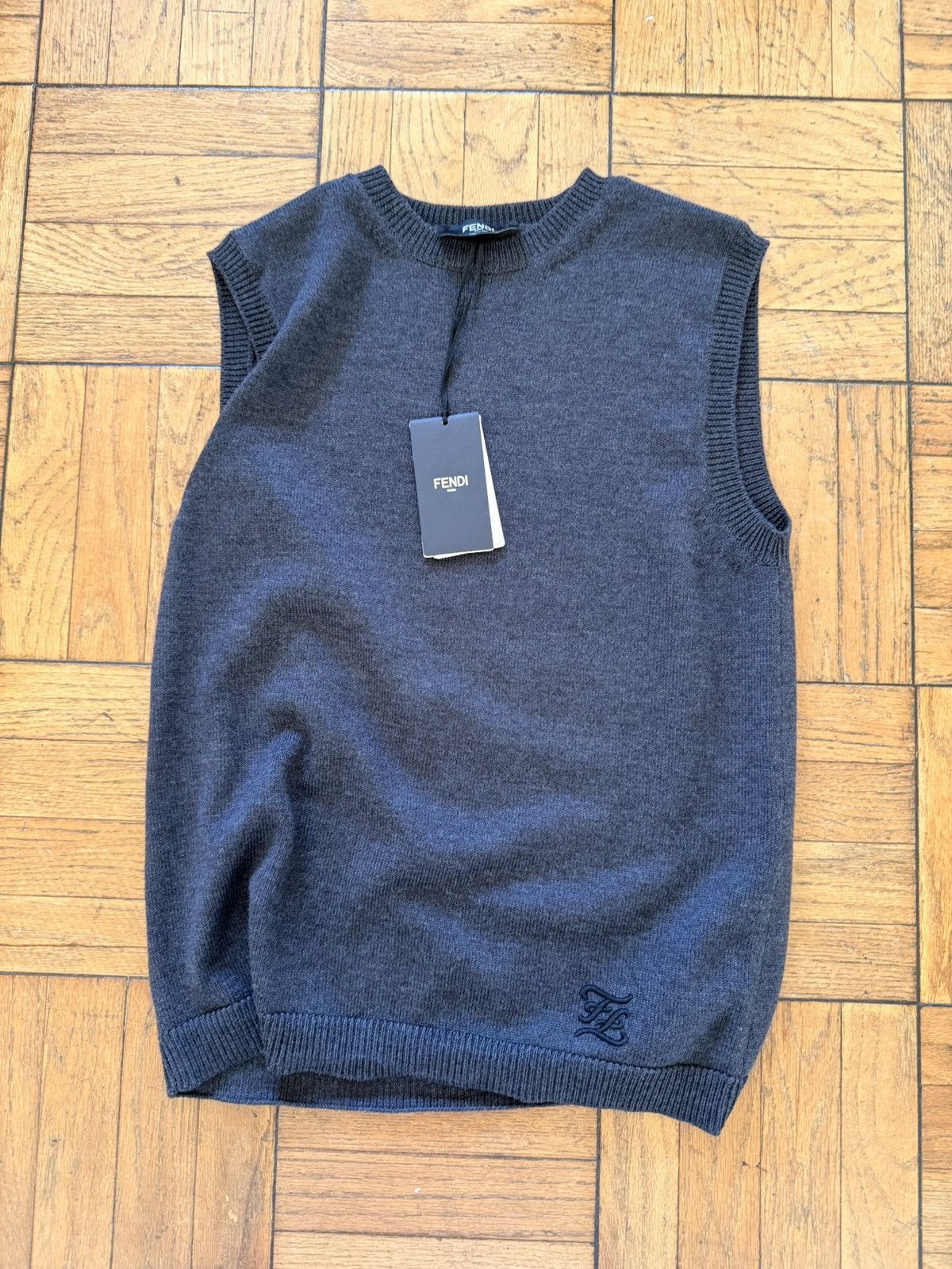 Fendi Fendi gray wool vest Size US S / EU 44-46 / 1 - 1 Thumbnail