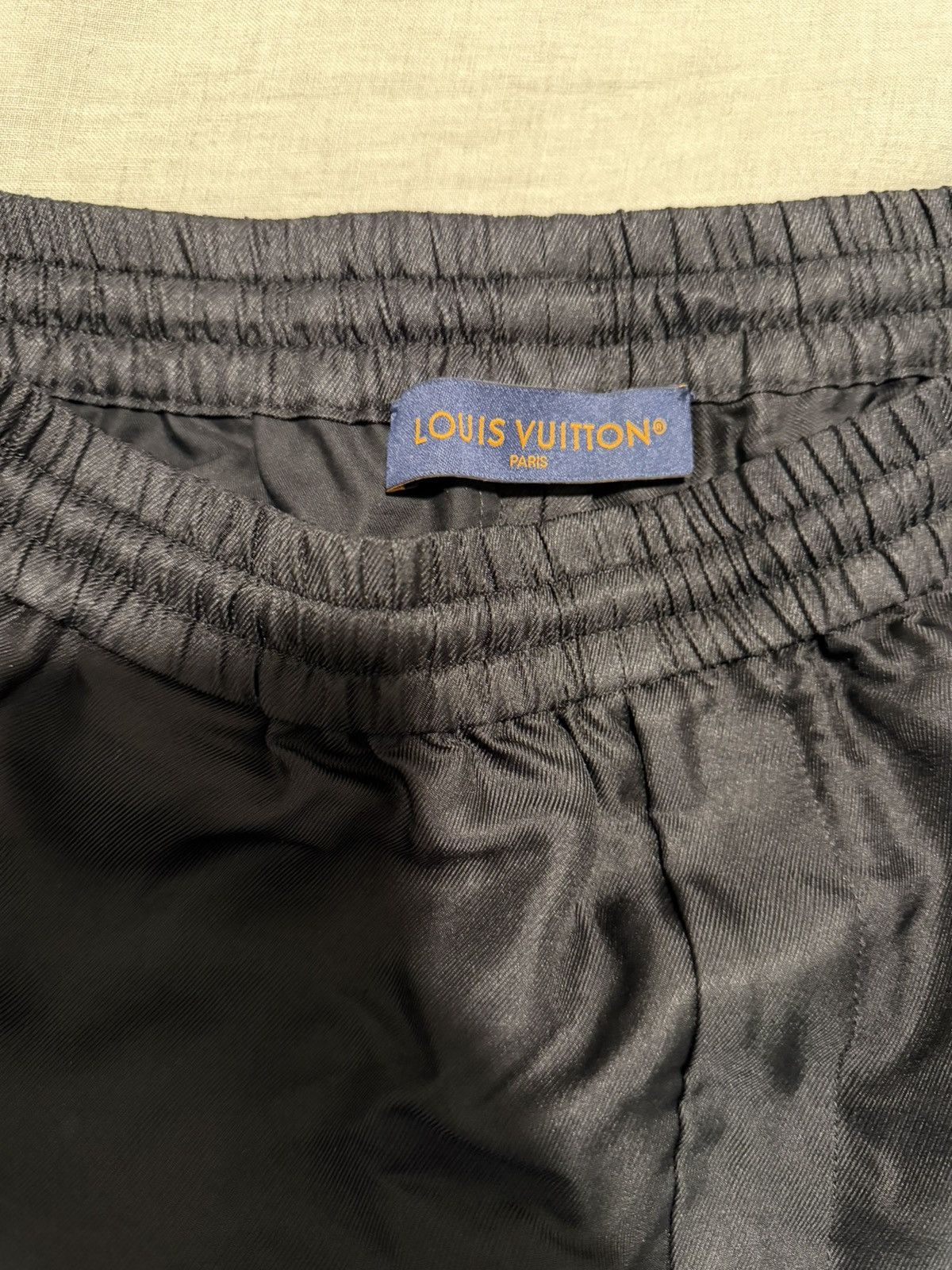 Louis Vuitton Printed Signature Silk Shorts Size US 32 / EU 48 - 5 Thumbnail