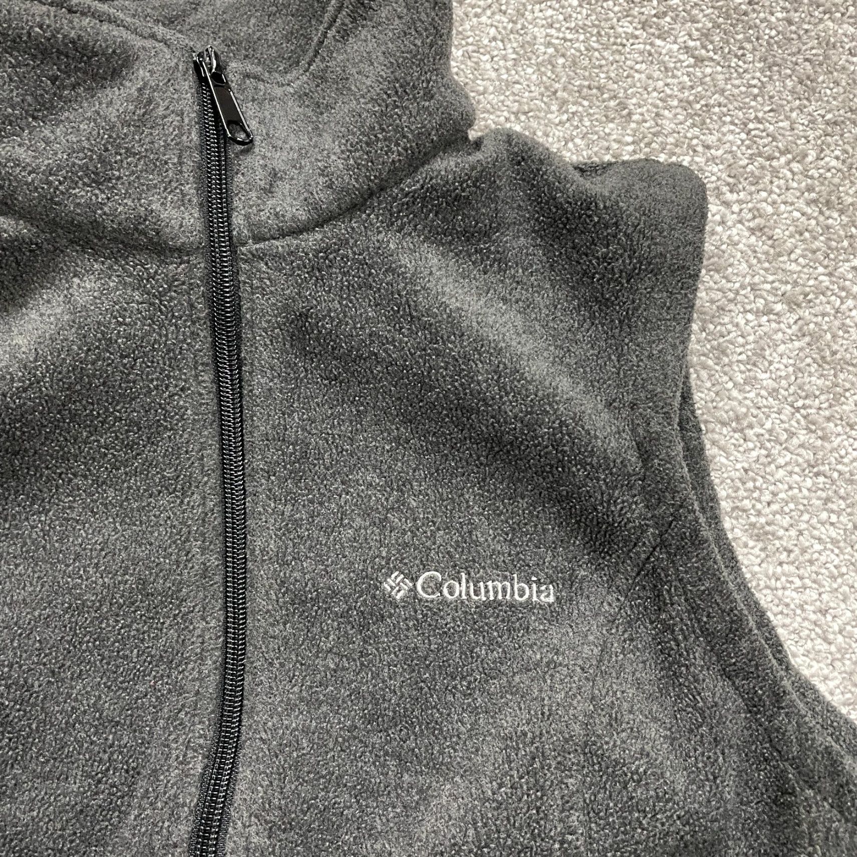 Vintage Columbia Vest Womens Small Gray Full Zip Pockets Fleece Benton Springs Outdoor Jacket/Coat Slim Mid-Length Casual, Travel Womens Size S / US 4 / IT 40 - 4 Thumbnail