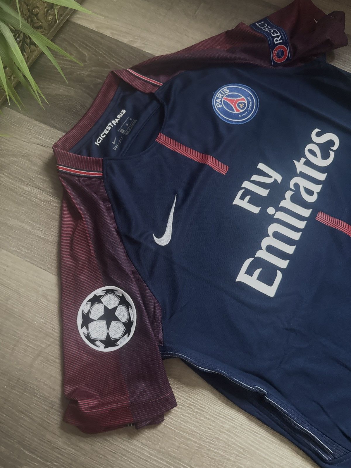 Nike PSG Paris Saint Germain Neymar Jr 10 Retro Soccer Jersey VTG Size US M / EU 48-50 / 2 - 5 Thumbnail