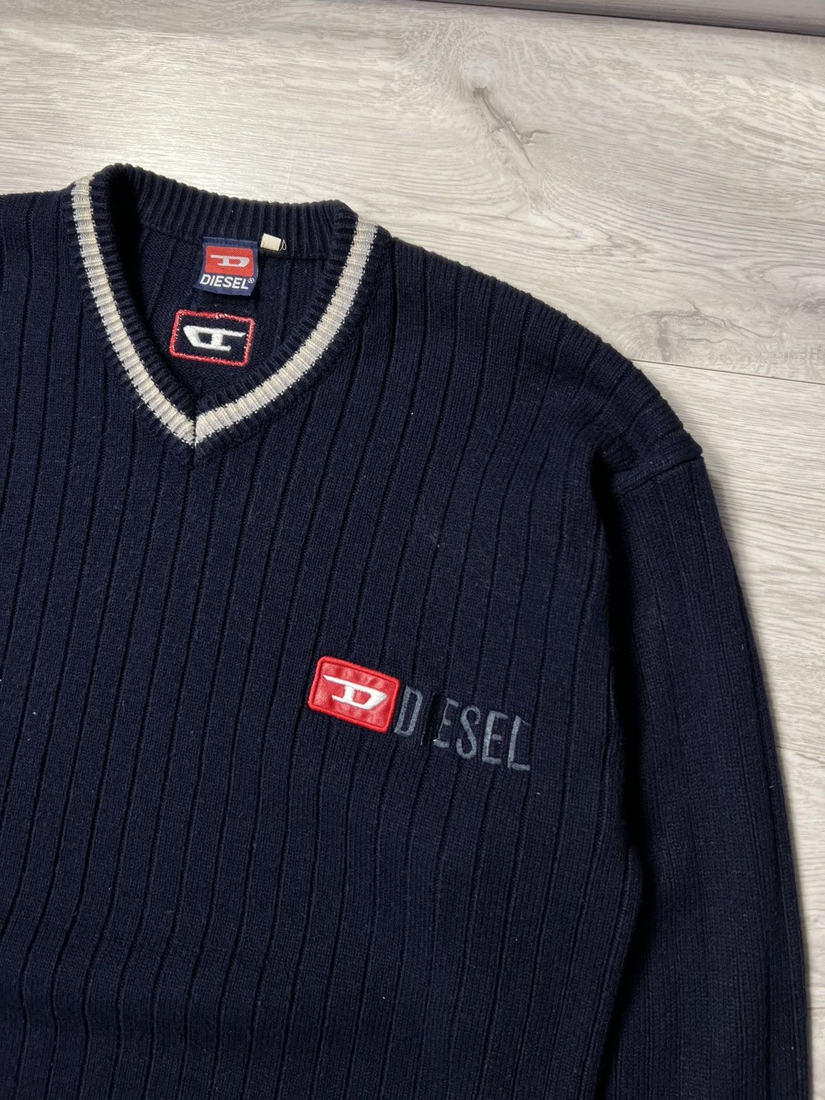 Diesel Vintage Y2K Diesel V-Neck Knitted Sweater Size US L / EU 52-54 / 3 - 2 Thumbnail