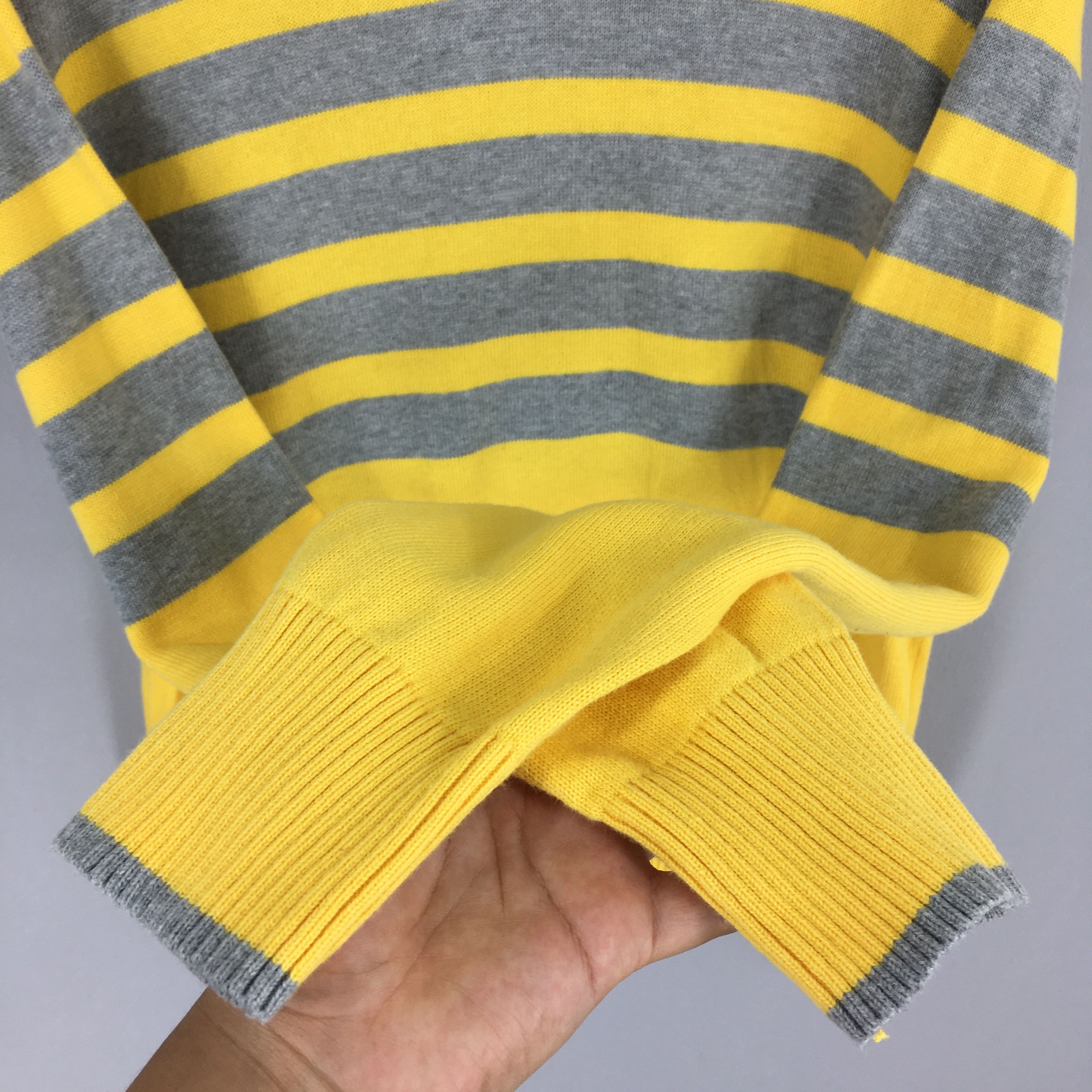 Tommy Hilfiger × Vintage Vintage 90s Tommy Hilfiger Stripes Sweater Small Size US S / EU 44-46 / 1 - 4 Thumbnail