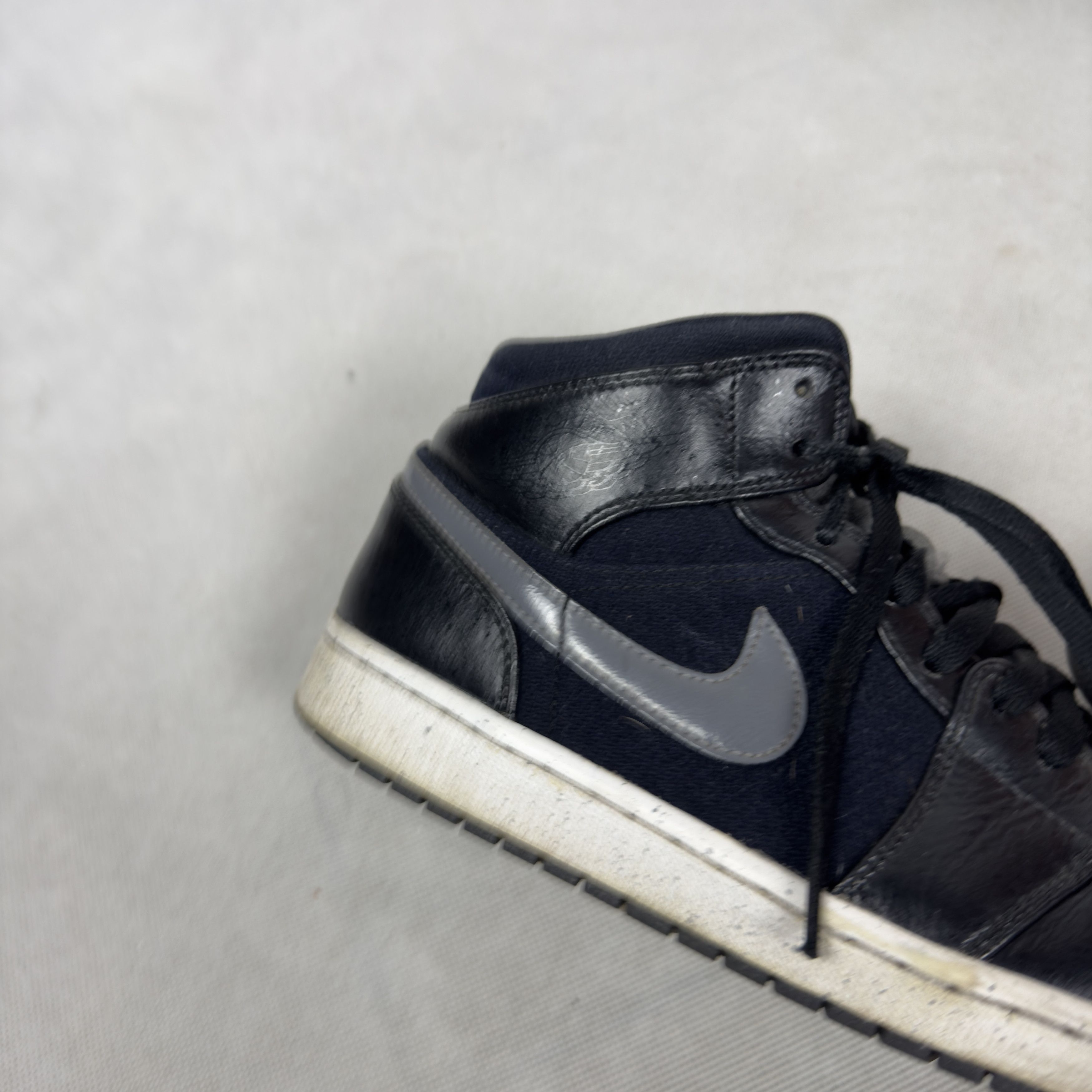 Jordan Brand × Nike Nike Air Jordan 1 Mid SE 852542-001 Men's Black Shoes 9.5 Size US 9.5 / EU 42-43 - 4 Thumbnail