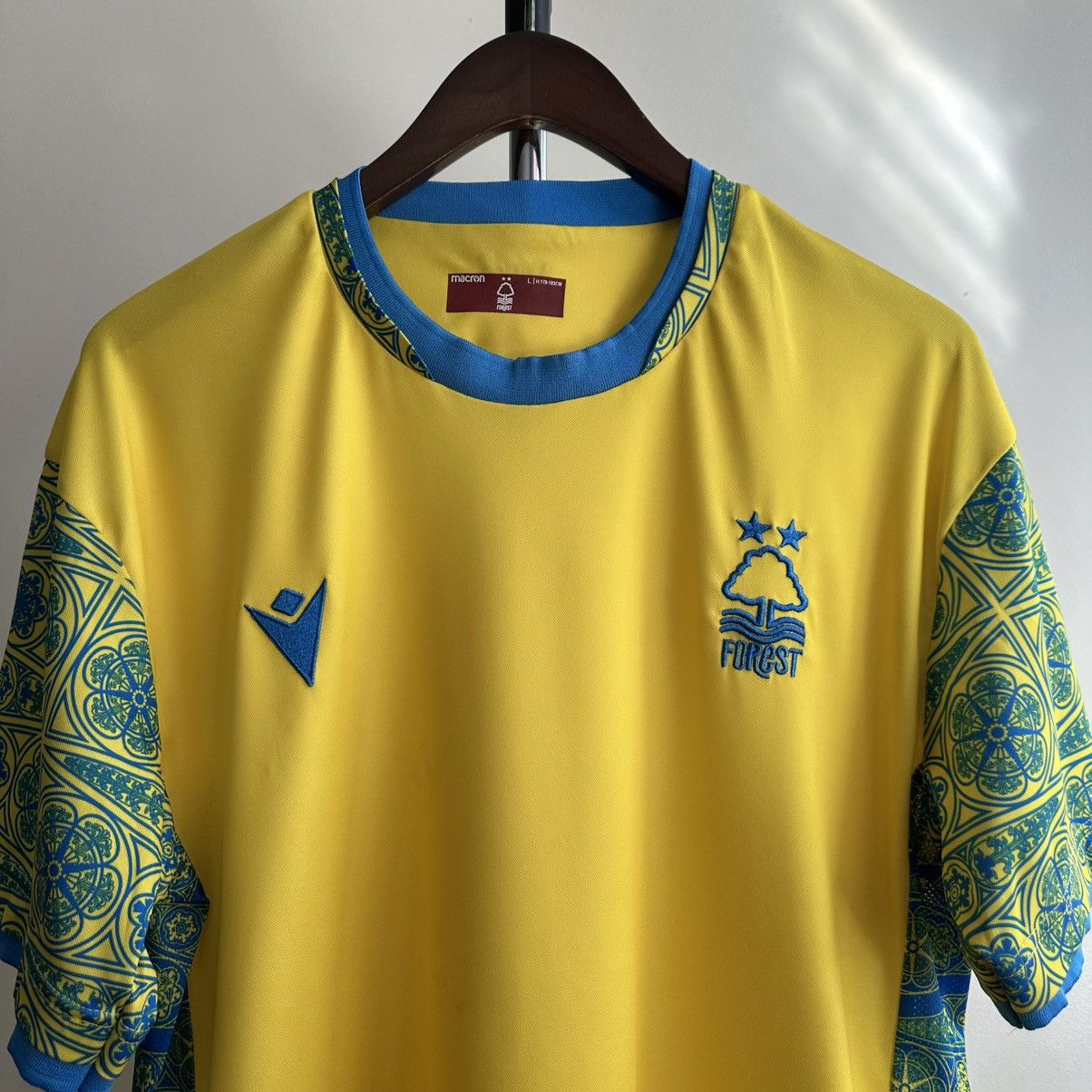 Macron Macron FC Nottingham Forest 2022/23 Soccer Jersey Size US L / EU 52-54 / 3 - 2 Thumbnail