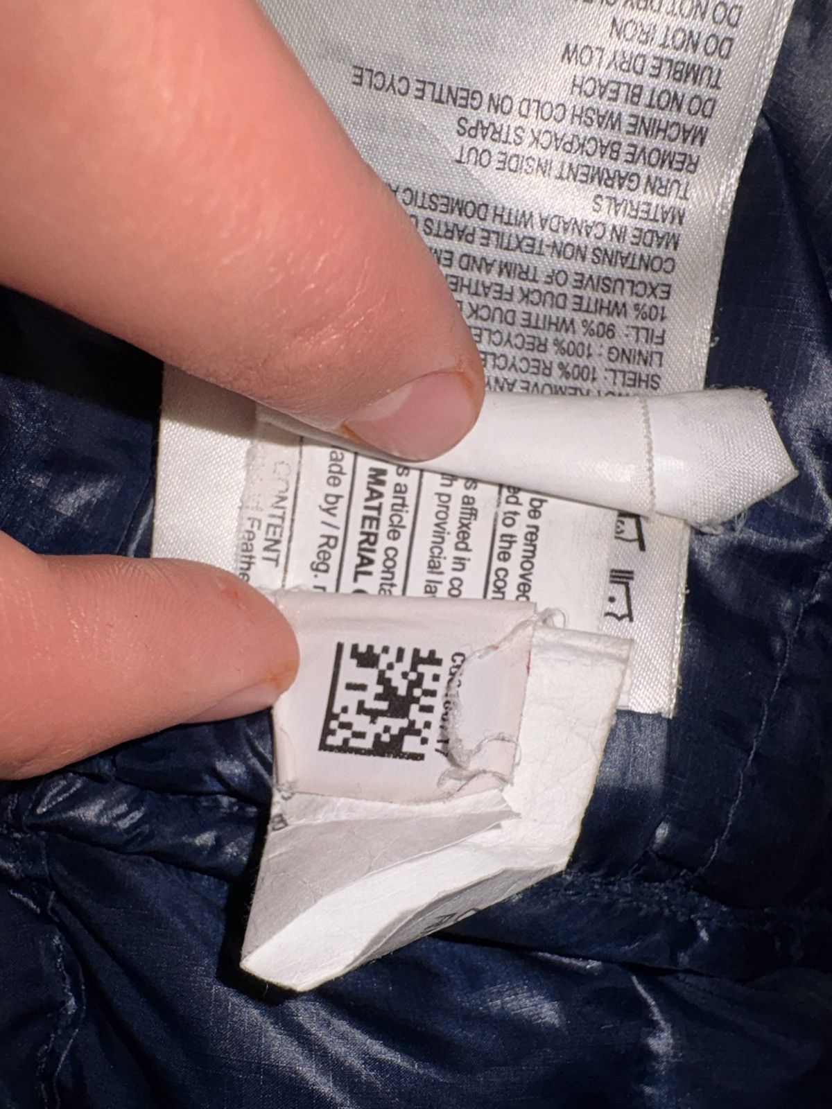 Canada Goose Canada Goose Atlantic Navy Hooded Puffer Jacket Mens Size US L / EU 52-54 / 3 - 10 Thumbnail