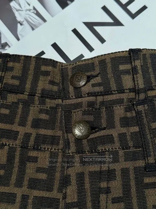 Fendi Fendi Brown Monogram Cotton Shorts for Women . Size 27" / US 4 / IT 40 - 6 Thumbnail