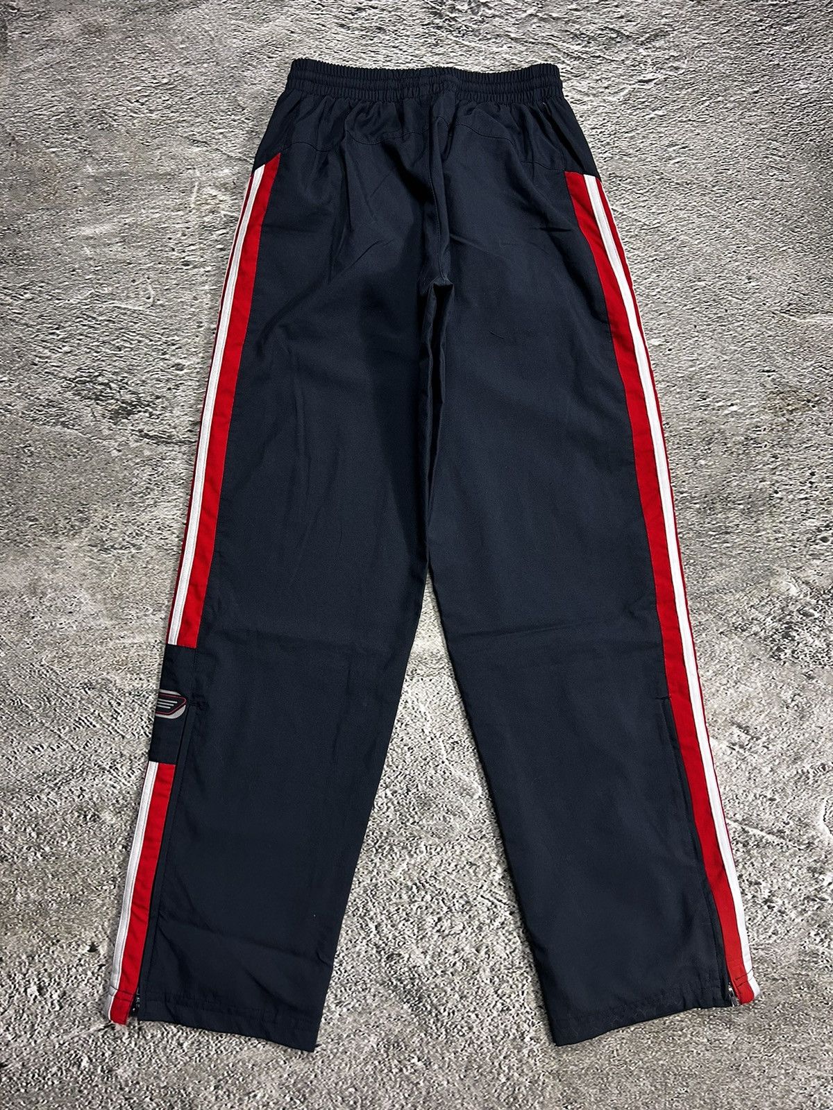 Adidas × Vintage Adidas vintage nylon track pants navy red small logo 2000s Size US 28 / EU 44 - 6 Thumbnail