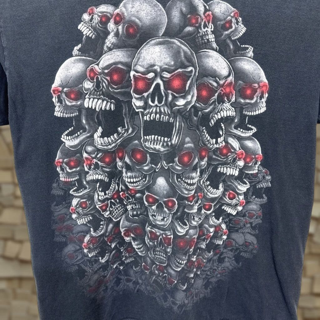 Anvil VINTAGE Anvil Skull Pile T Shirt Men Large Black Graphic Print Grunge Y2K Skater Size US L / EU 52-54 / 3 - 1 Thumbnail