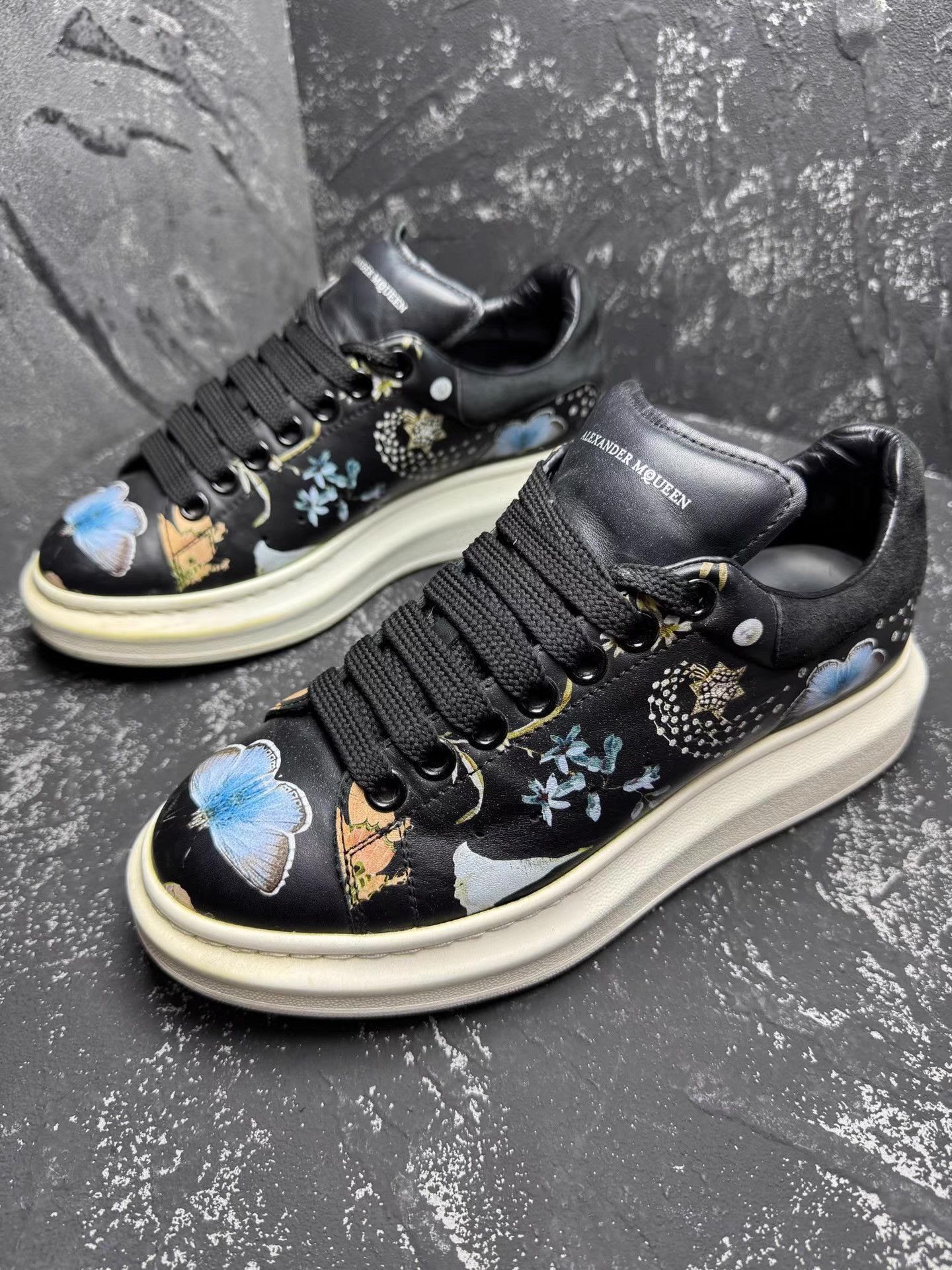 Alexander McQueen Alexander McQueen BlackLimitedEdition Platform Sneakers Q10 Size US 8 / IT 38 - 1 Thumbnail