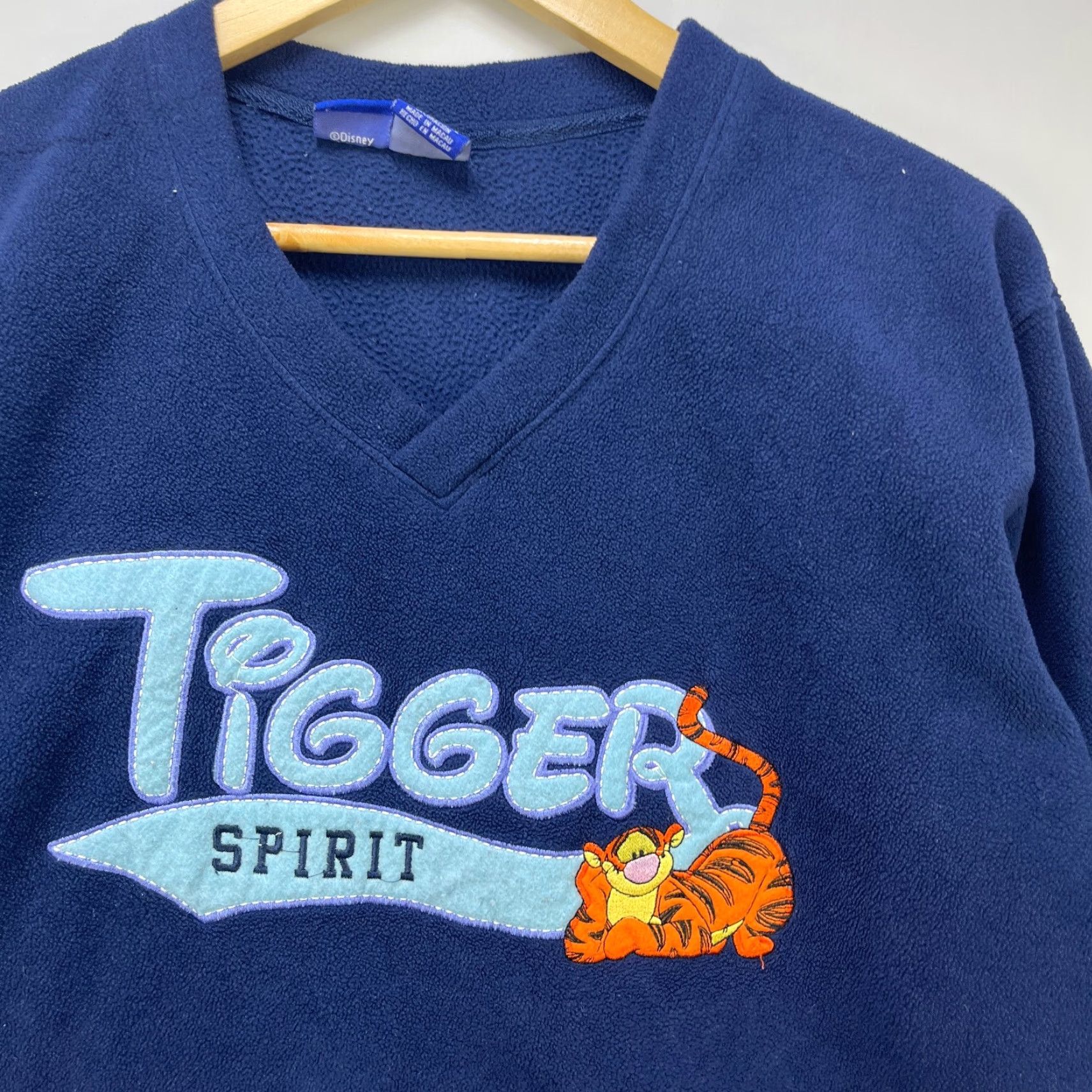 Disney VINTAGE Disney Sweater XL blue 90s Tigger Winnie the Pooh pullover Women’s Size XL / US 12-14 / IT 48-50 - 2 Thumbnail
