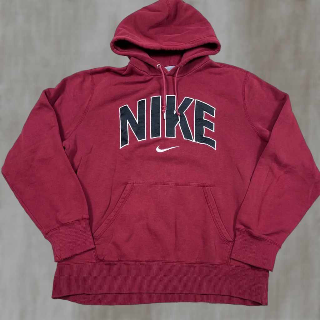 Nike VINTAGE Nike Hoodie Men XL Red Black Logo Sweatshirt Y2K 2000s Pullover Hooded Size US XL / EU 56 / 4 - 1 Thumbnail