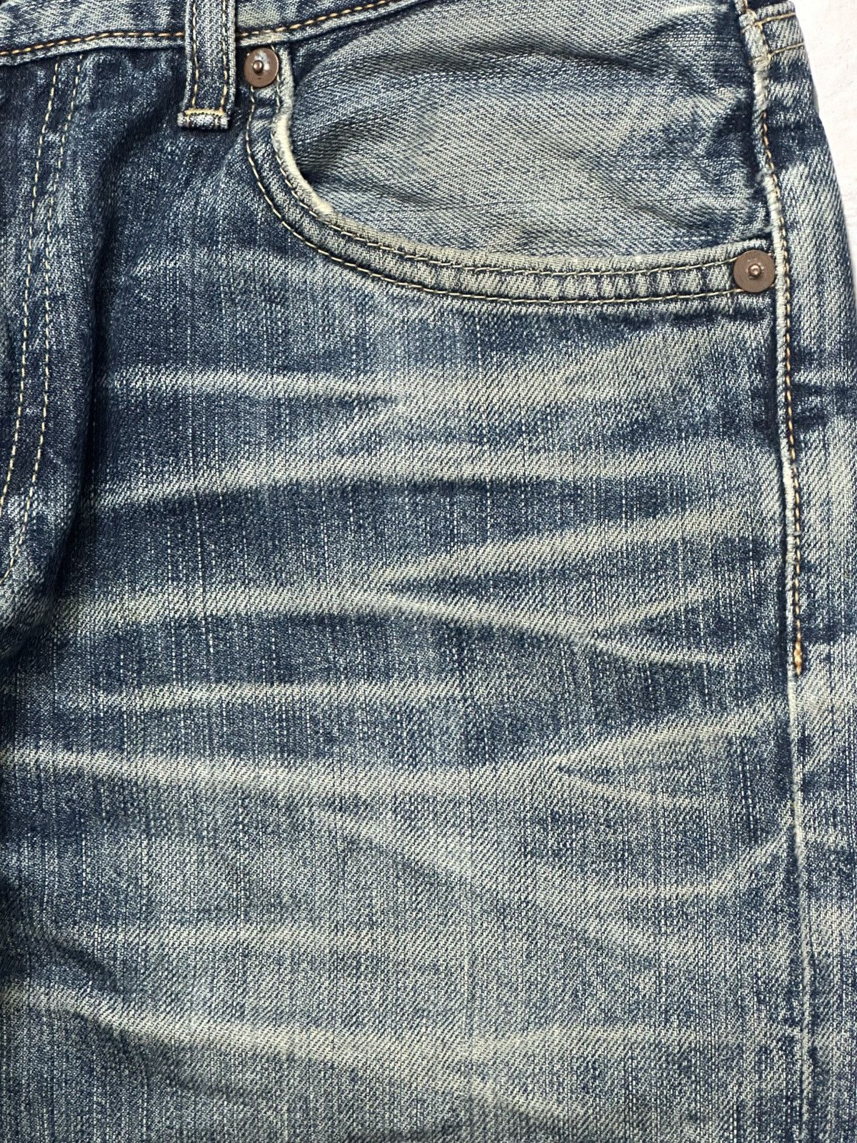 Uniqlo Vintage Uniqlo Distressed & Thunder Striked Vintage Looks Size US 32 / EU 48 - 6 Thumbnail