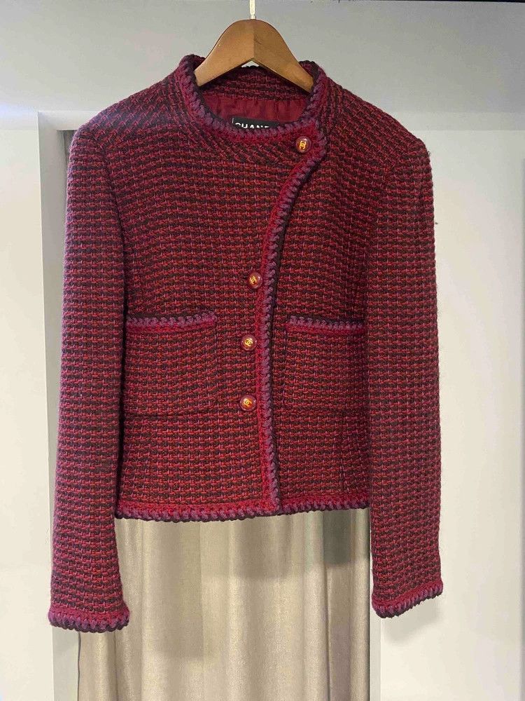 Chanel Black and red tweed braided rolled edge two-pocket