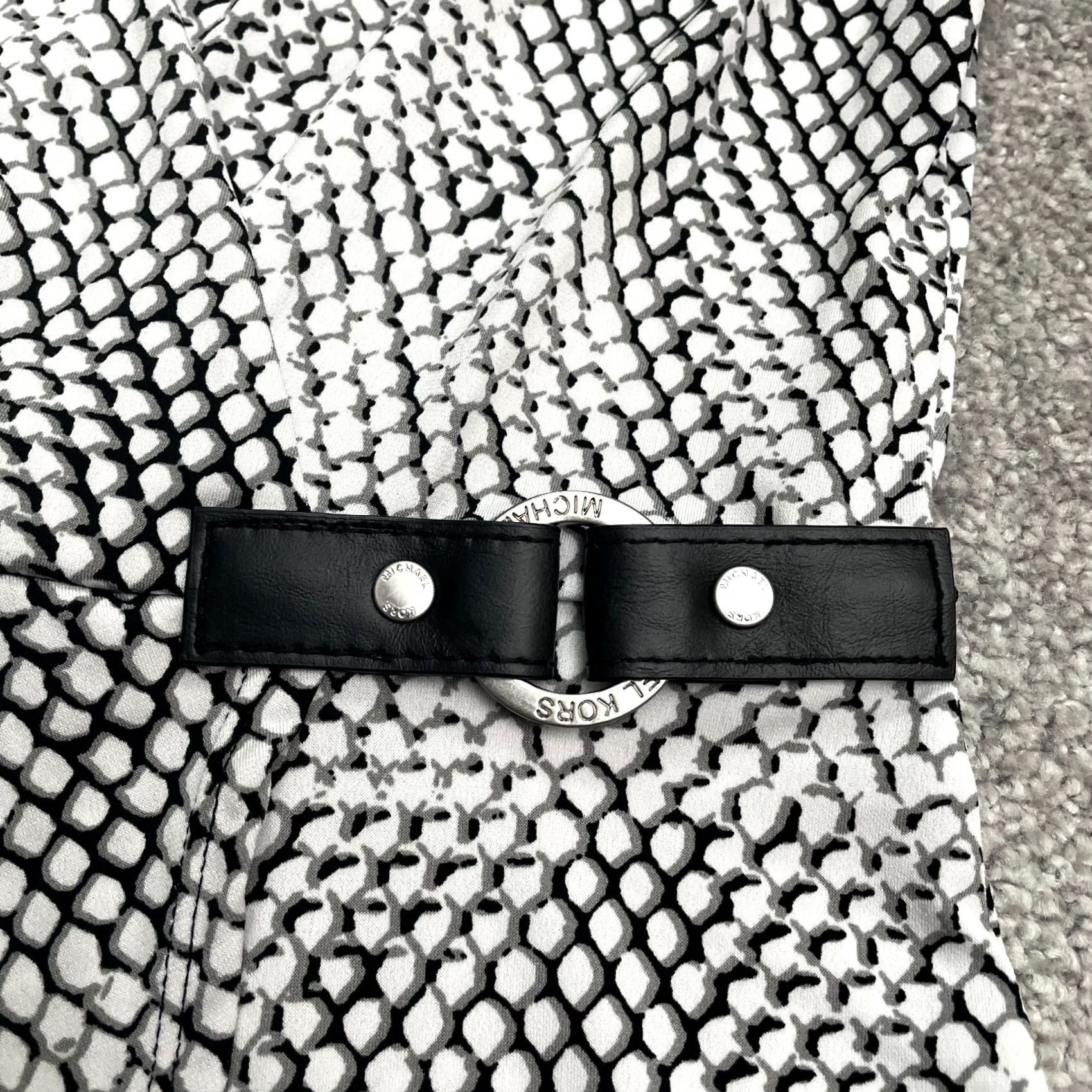Michael Kors Michael Kors Animal Print Wrap Dress Womens M Black White Snake Knee High Size M / US 6-8 / IT 42-44 - 4 Thumbnail