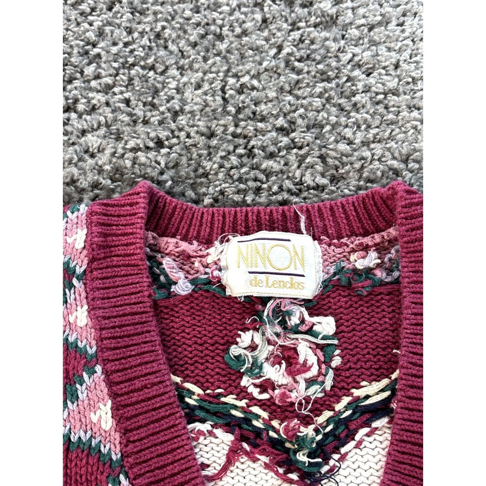 Vintage Vintage Ninon De Lenchlos 90s Sweater Large Floral White Embroidered V-Neck Knit Long Sleeve Business Casual Womens Size L / US 10 / IT 46 - 4 Thumbnail