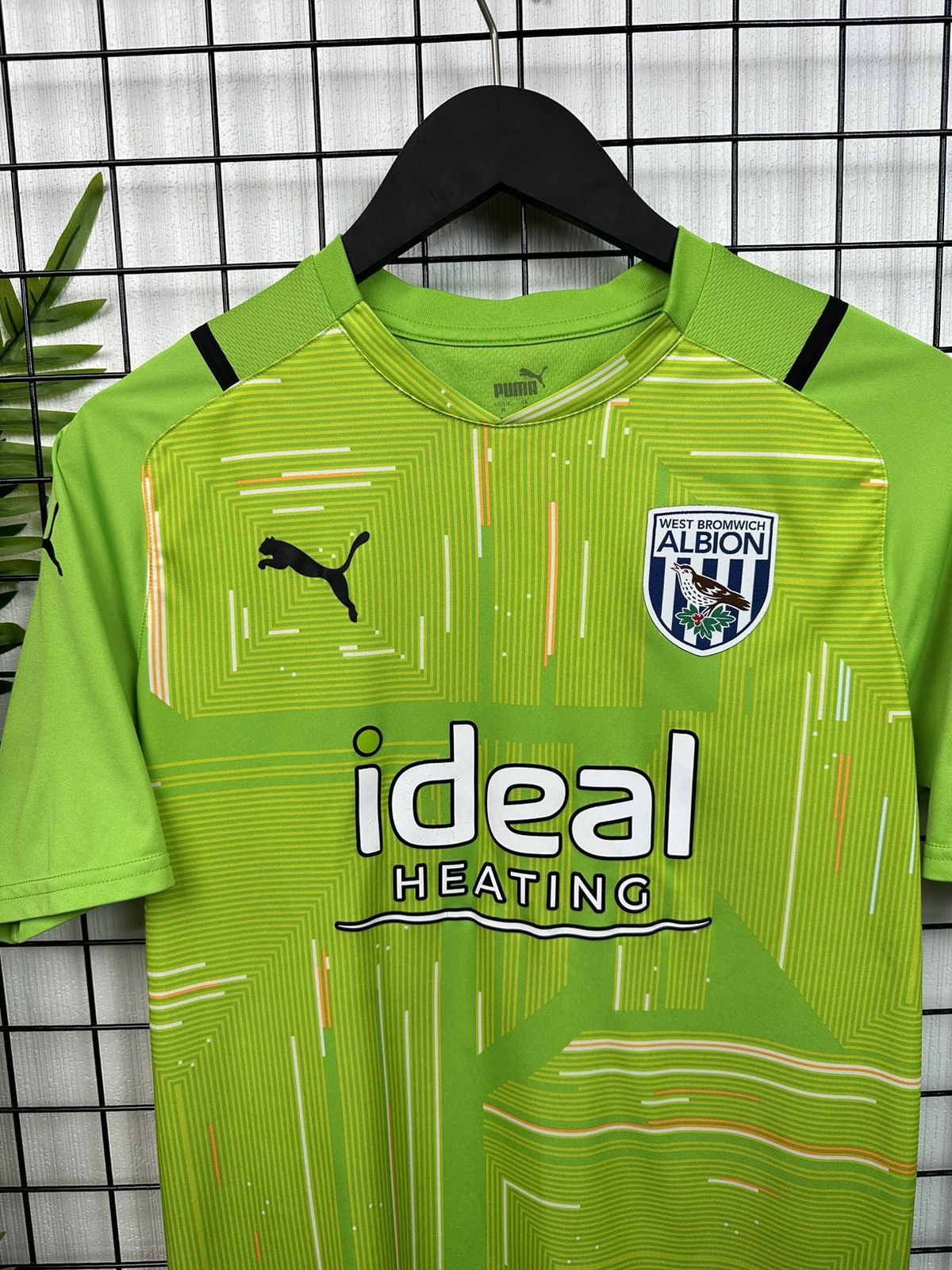 Puma West Bromwich Albion 2018 2019 Puma training M soccer jersey Size US M / EU 48-50 / 2 - 4 Thumbnail