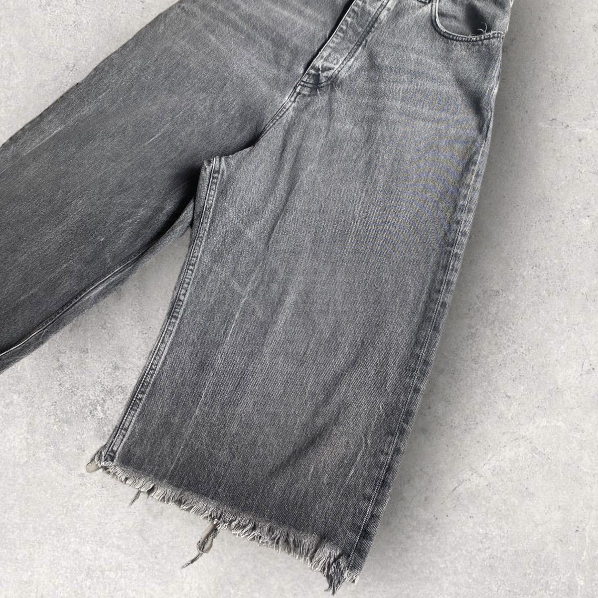 Balenciaga Balenciaga Fray Cropped Denim Size US 32 / EU 48 - 2 Thumbnail