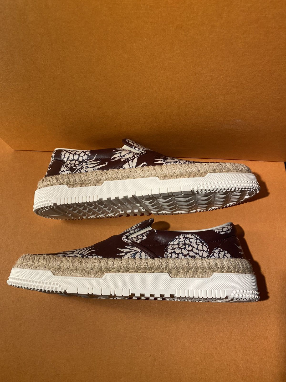 Valentino Garavani Ivory Leather Vlogo Espadrilles | Grailed