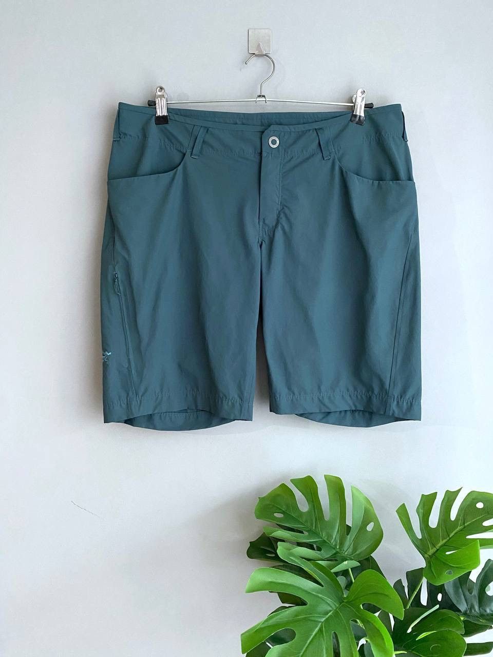 Arc'teryx Arc'teryx Creston 10,5 Women's Outdoor Hiking Short, Size 12 Size 30" / US 8 / IT 44 - 1 Thumbnail