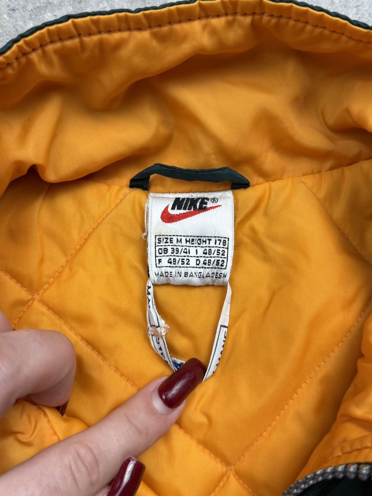Nike 90’s Nike vintage rare big logo swoosh jacket streetwear y2k Size US M / EU 48-50 / 2 - 10 Thumbnail