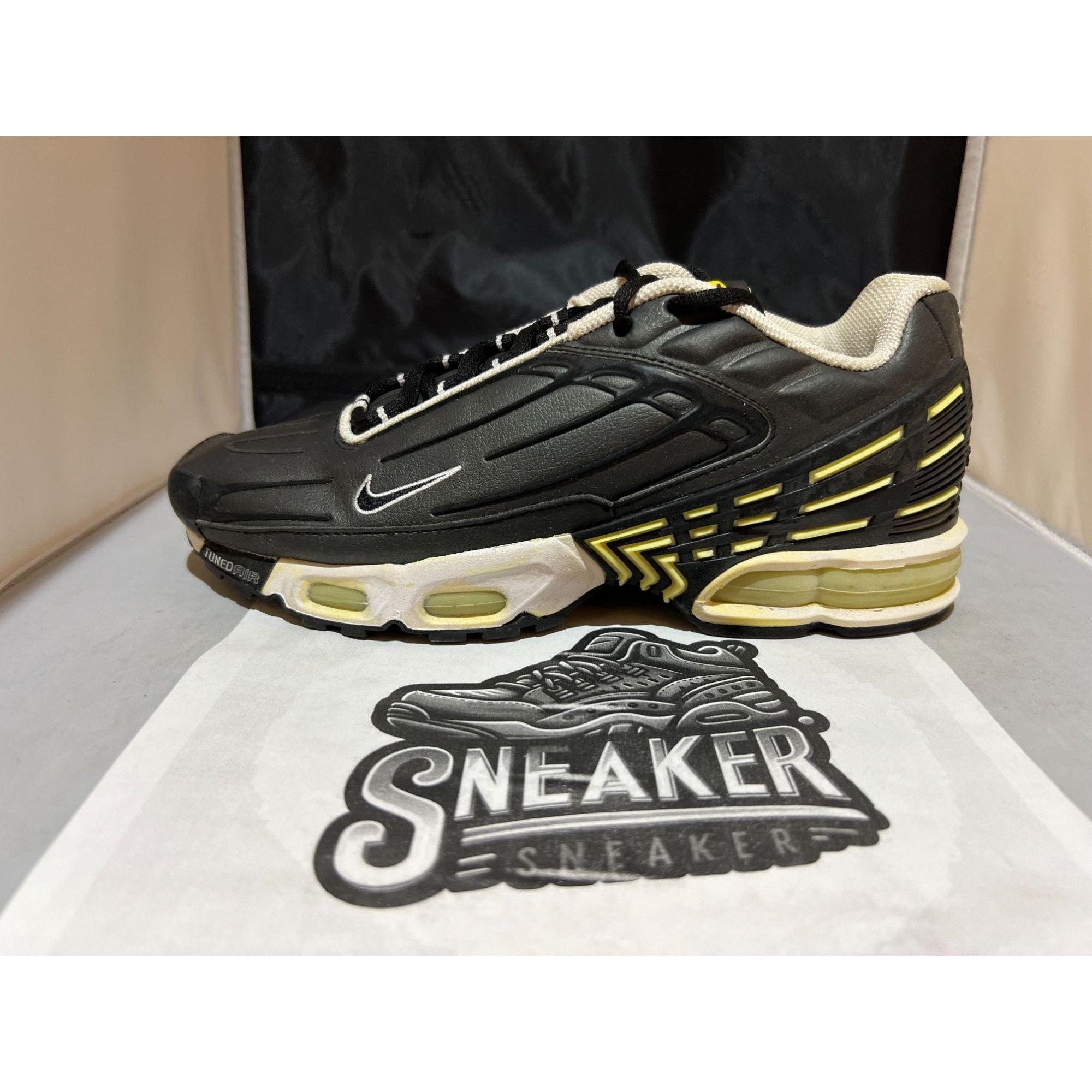 image of Nike Air Max Plus Iii Black/black-White 2006 - 604201 002 Men's S Shoes in Black/White (Size 7)