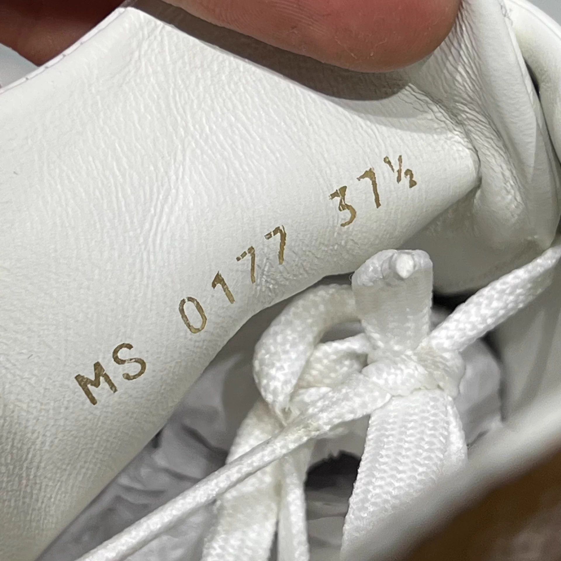 Louis Vuitton LV Kansai Yamamoto Limited White Sneakers UK3.5/37.5 Size US 6.5 / IT 36.5 - 8 Thumbnail