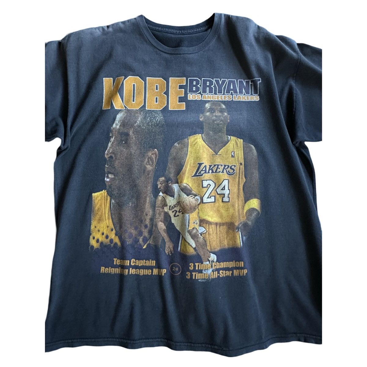Vintage •Vintage Kobe Lakers Tee Size US XL / EU 56 / 4 - 2 Thumbnail