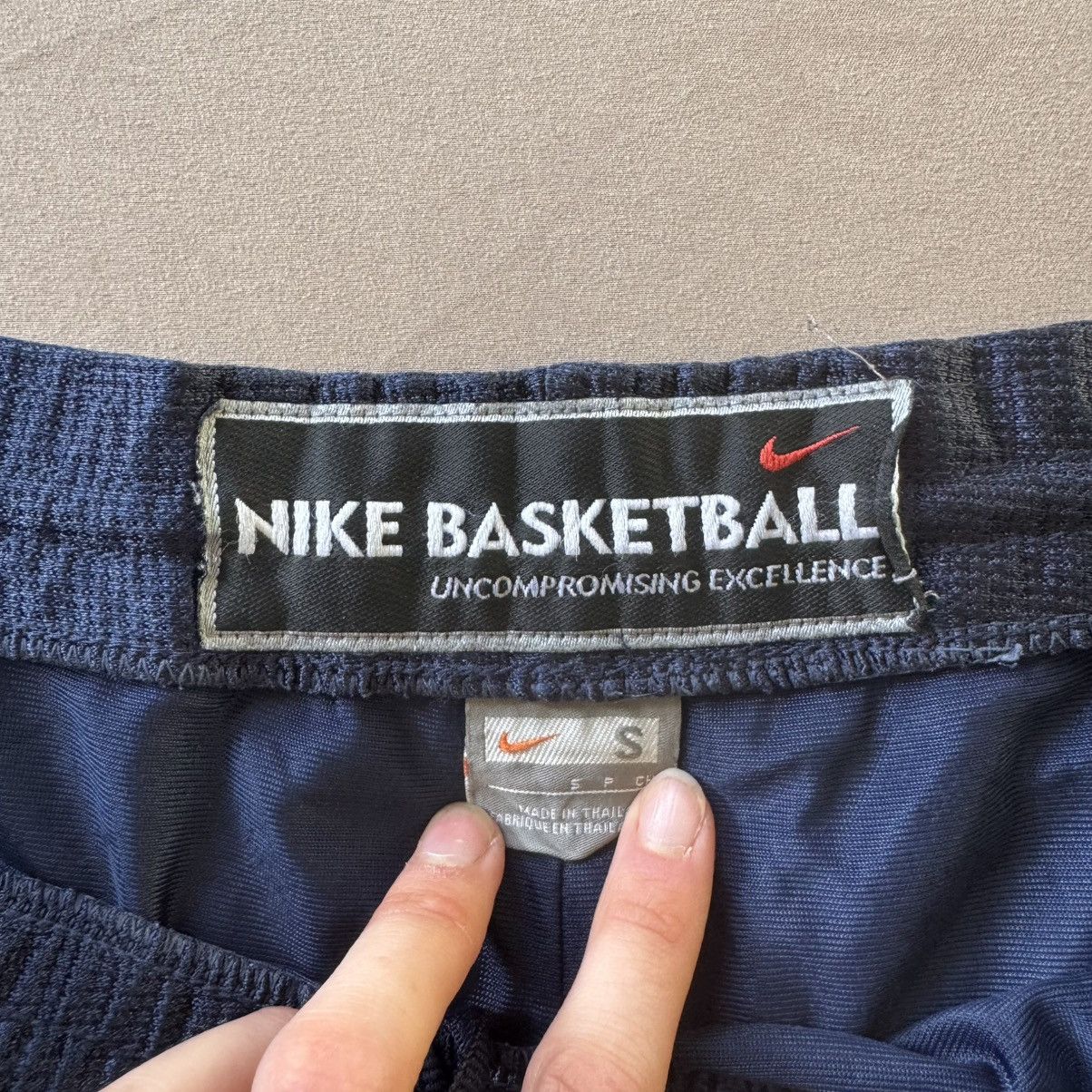 Nike Vintage Nike Basketball Athletic Shorts Size US 32 / EU 48 - 4 Thumbnail