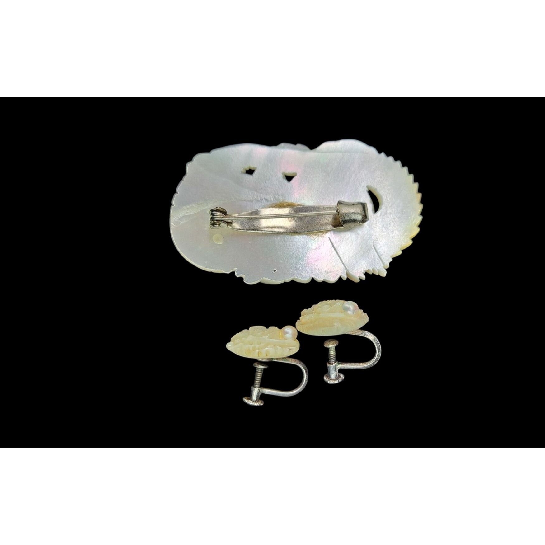 The Unbranded Brand Vintage Carved Mother Of Pearl Dragon Brooch Earrings Set Size ONE SIZE - 8 Thumbnail