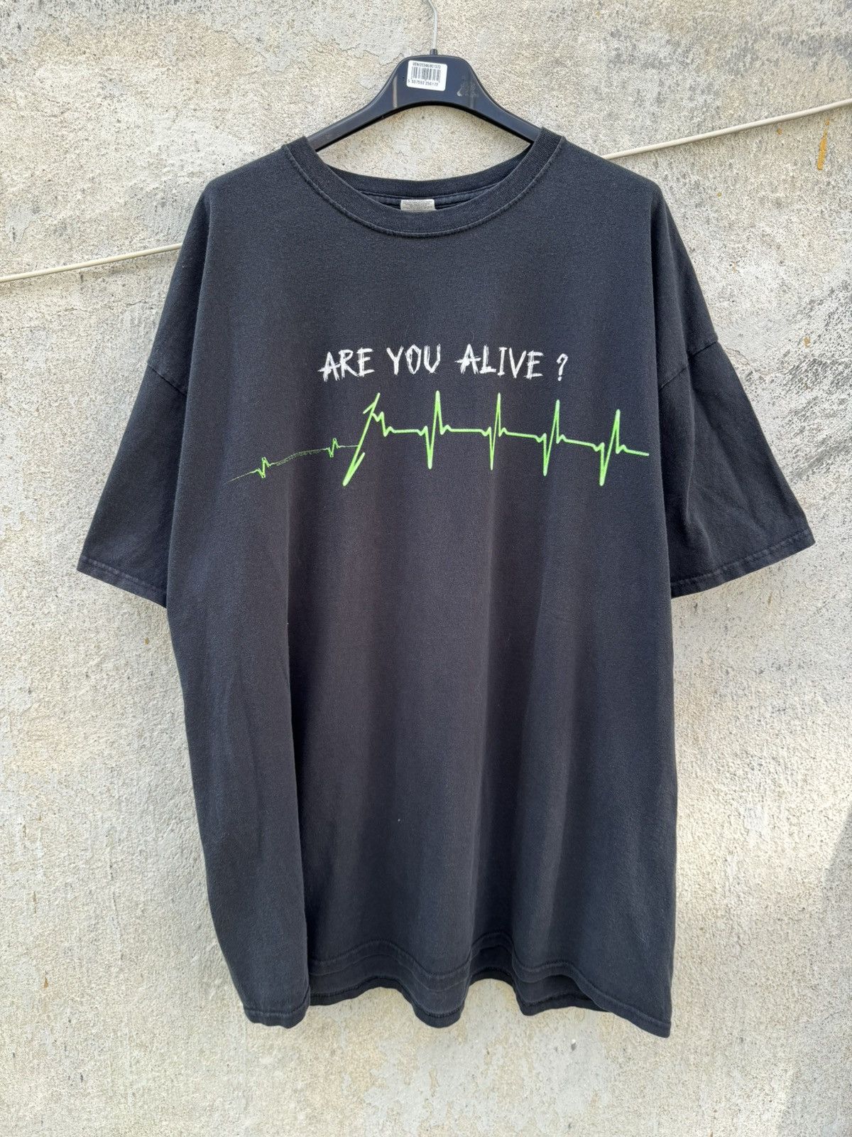 Band Tees × Metallica × Vintage Vintage 00s Metallica ARE YOU ALIVE Oversized Washed T-shirt Size US XXL / EU 58 / 5 - 1 Thumbnail