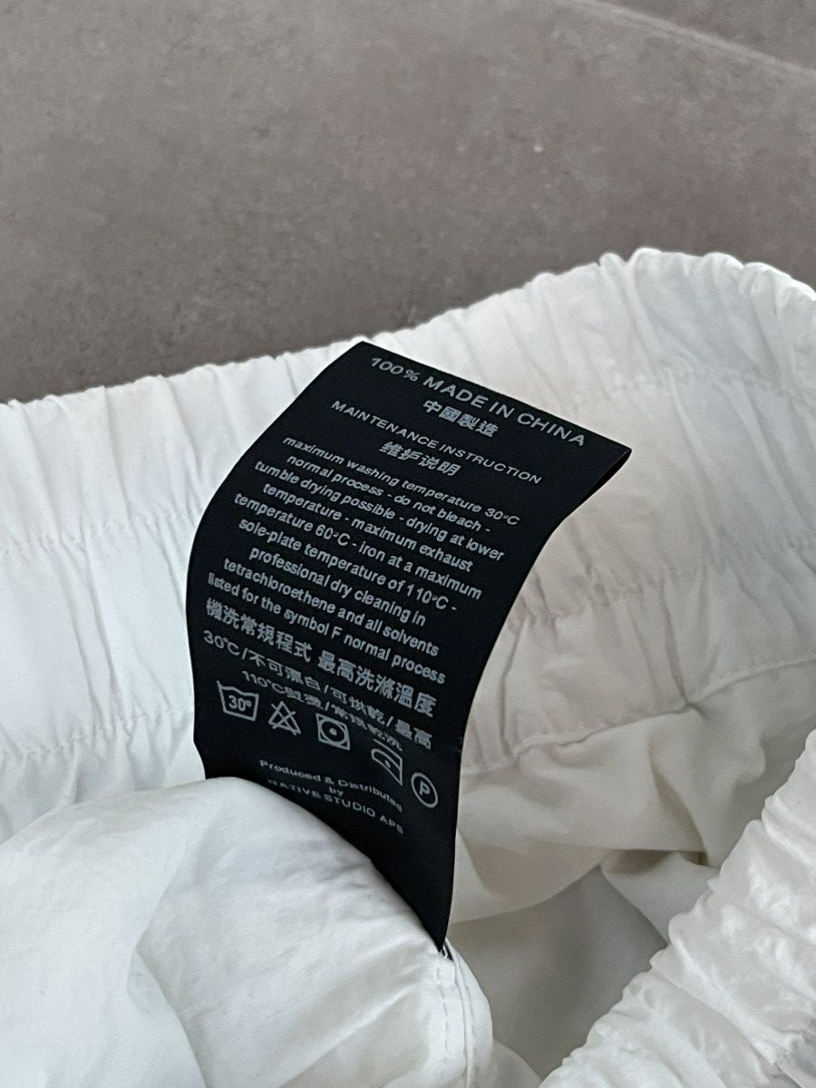 Tobias Birk Nielsen !DS! SS23 Iso Poetism Tobias Birk Nielsen White Nylon Pants Size US 34 / EU 50 - 19 Thumbnail
