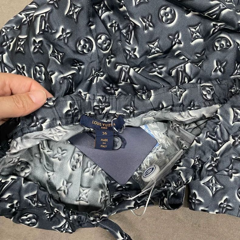 Louis Vuitton Louis Vuitton Tie-dyed full-print trousers Size US 36 / EU 52 - 3 Thumbnail
