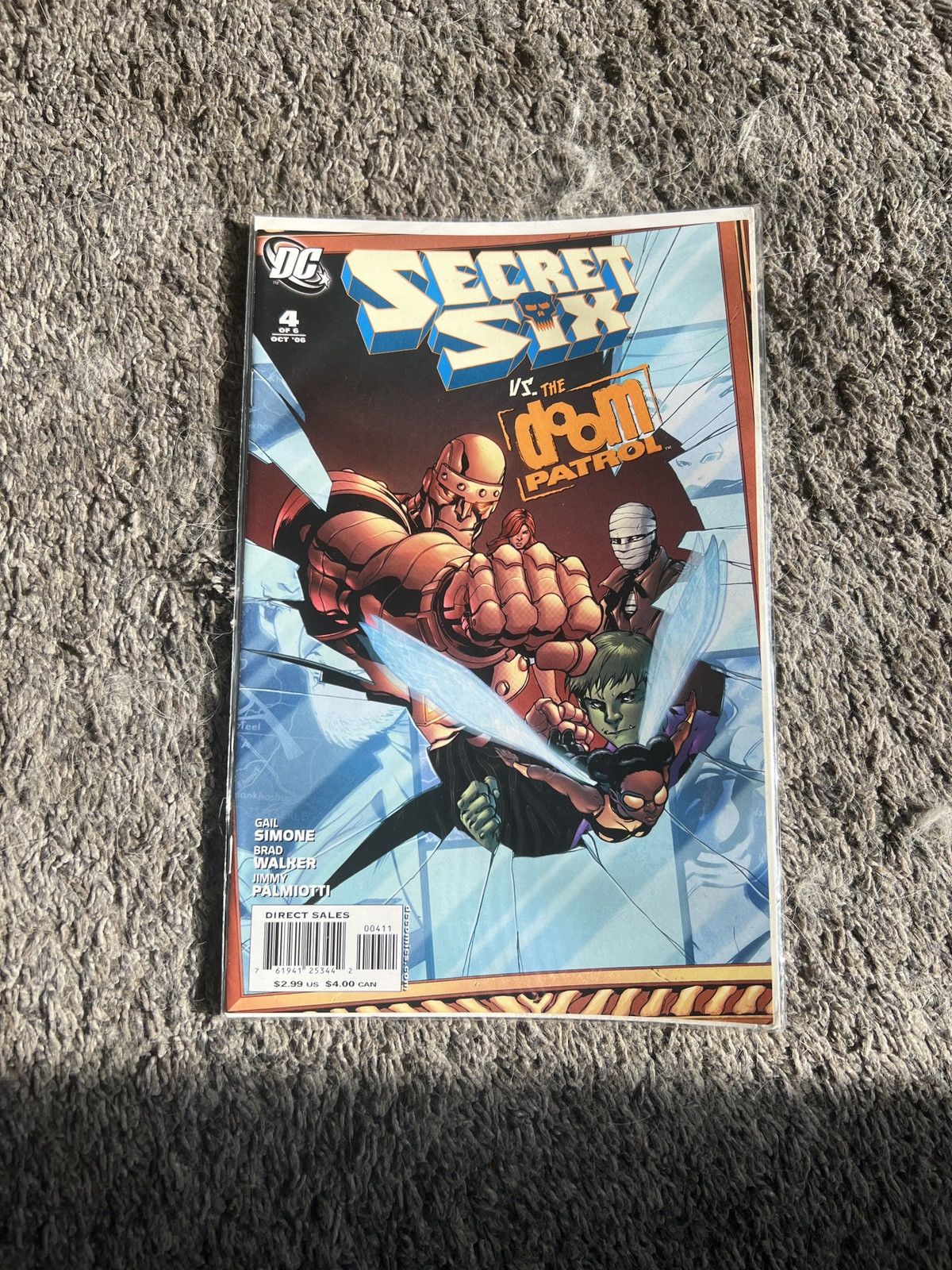 DC Comics 2006 DC Comics Secret Six #4 Vs. The Doom Patrol Comic Book Size ONE SIZE - 1 Thumbnail