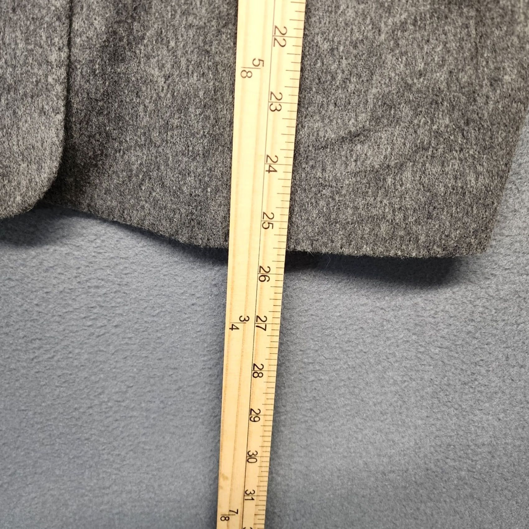 Lord & Taylor VINTAGE Lord & Taylor Blazer Womens 8 P Grey Wool Cashmere Classic Career Jacket Size M / US 6-8 / IT 42-44 - 7 Thumbnail