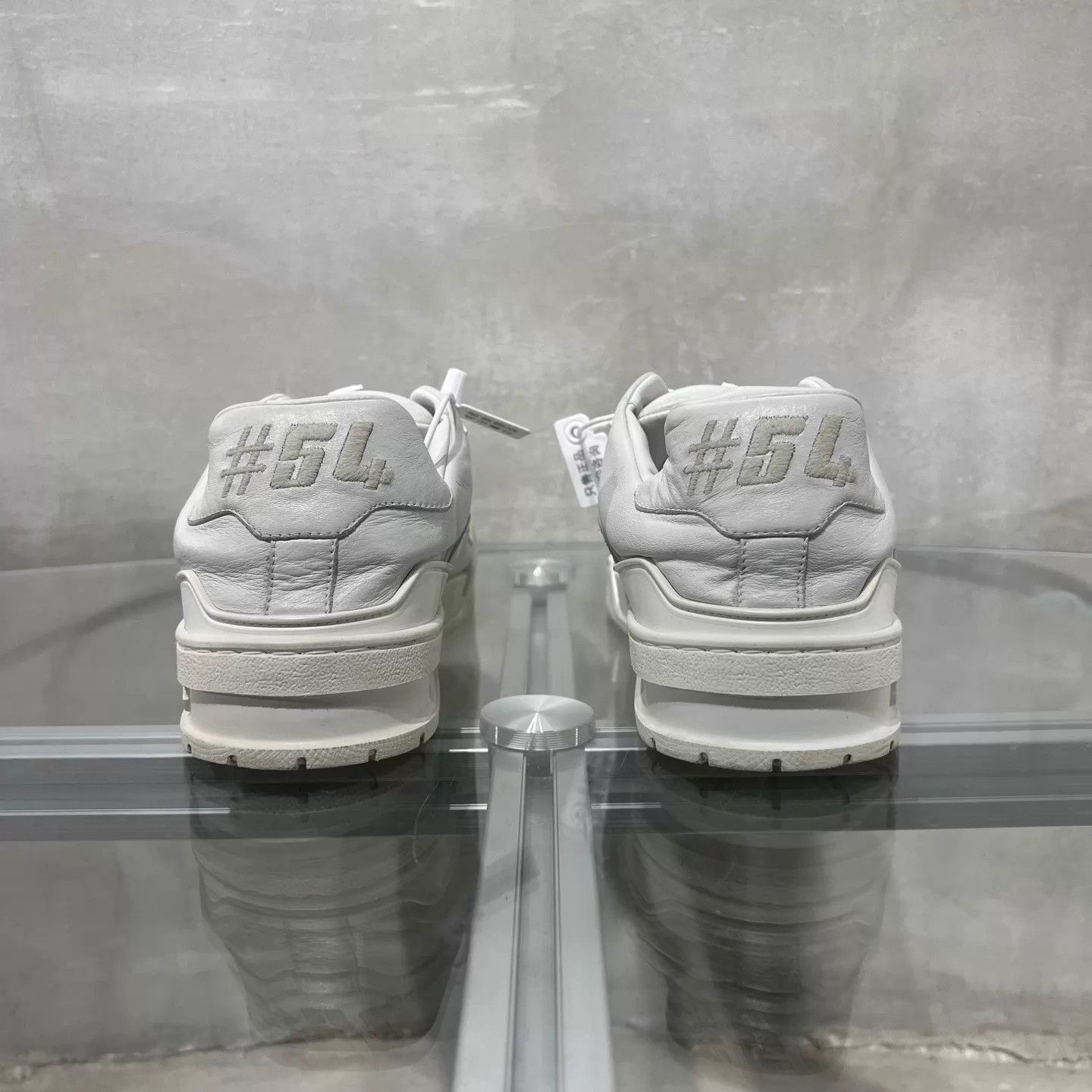 Louis Vuitton Louis Vuitton Trainer White Distressed UK6 40 Size US 7 / EU 40 - 6 Thumbnail