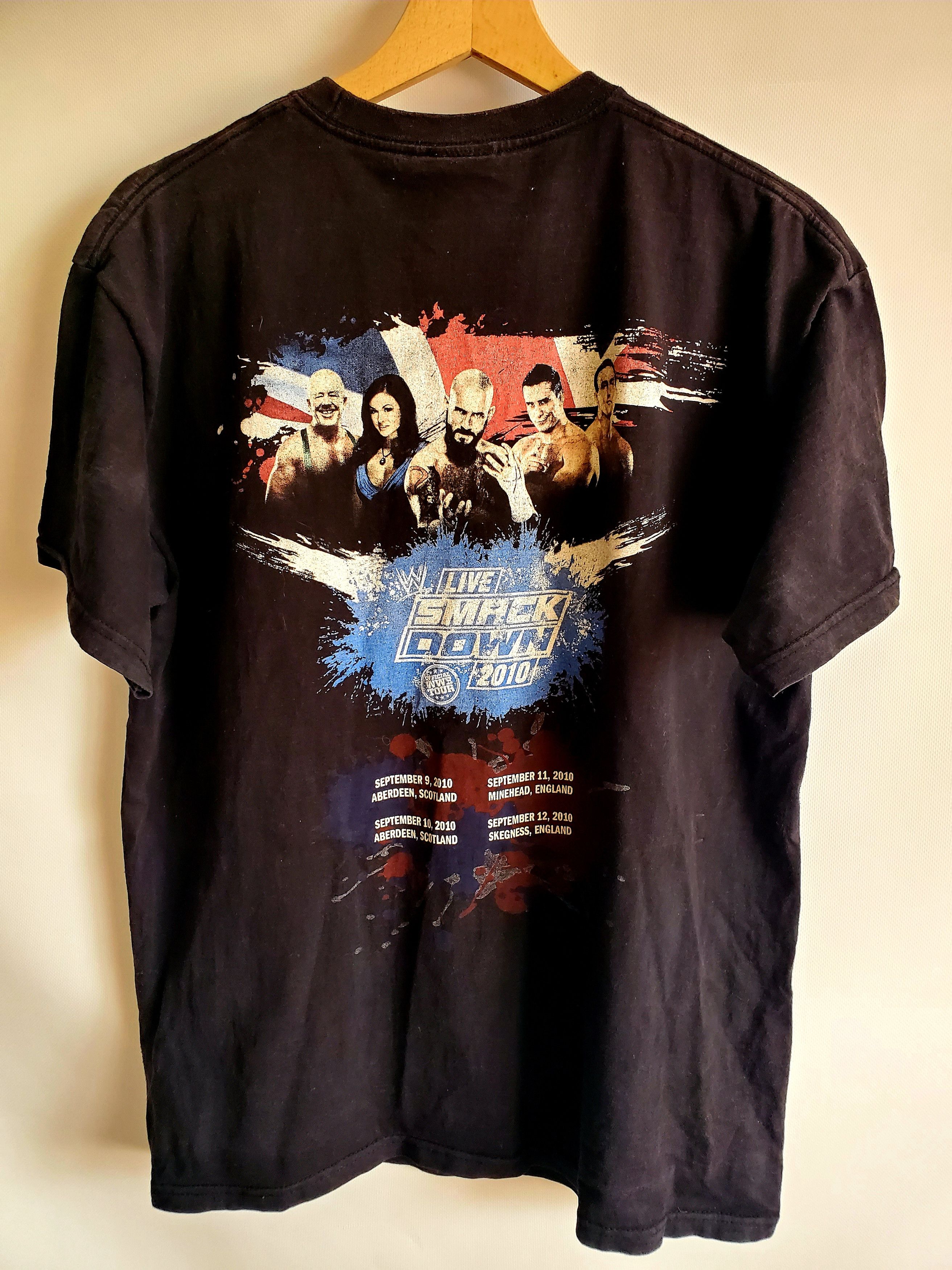 Vintage × WWE × WWF WWE Smackdown Wrestle Mania Live UK Tour T-Shirt SIZE L Size US L / EU 52-54 / 3 - 4 Thumbnail