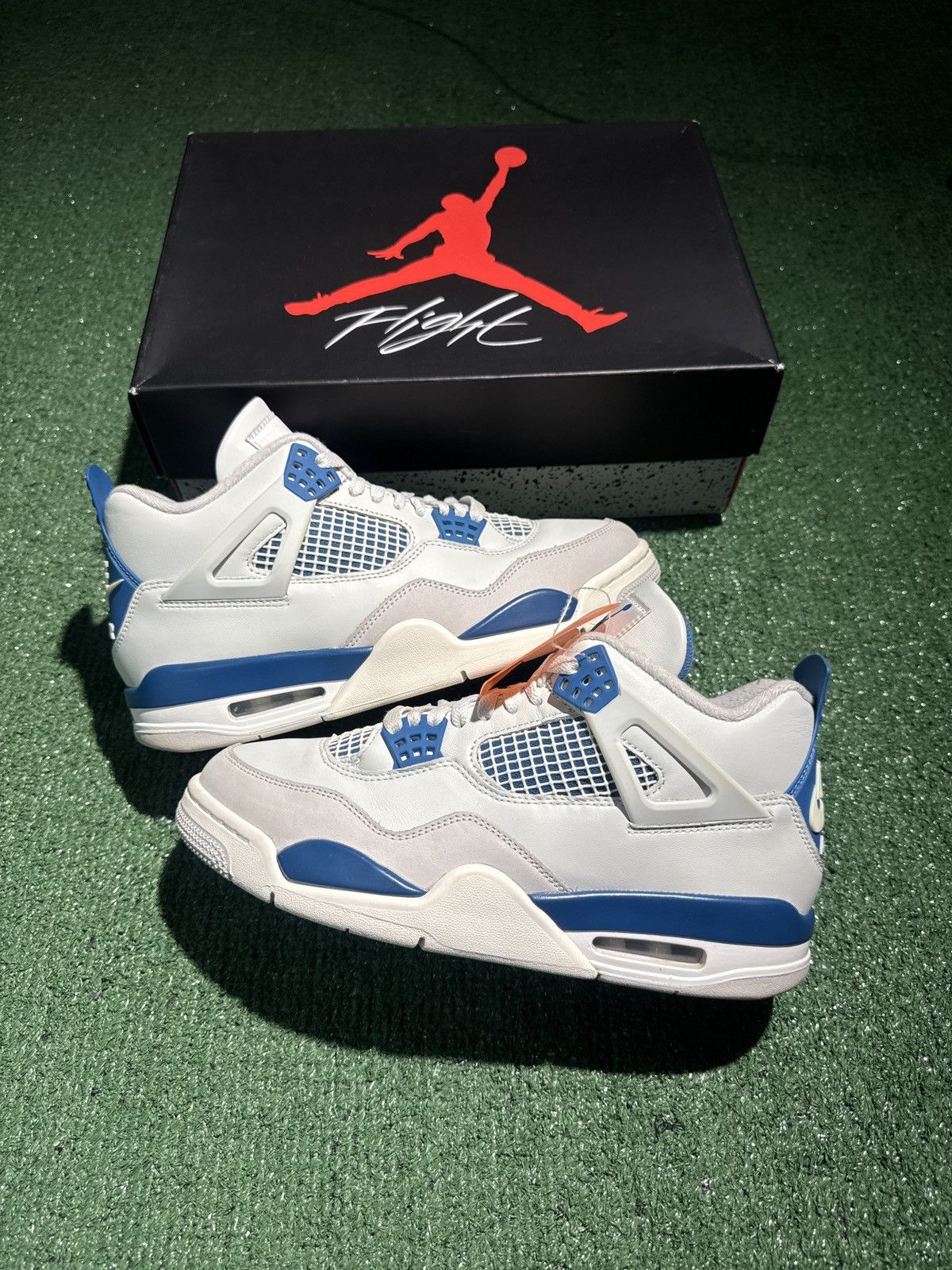 Jordan Brand Jordan 4 military blue 2024 Size US 9 / EU 42 - 1 Thumbnail