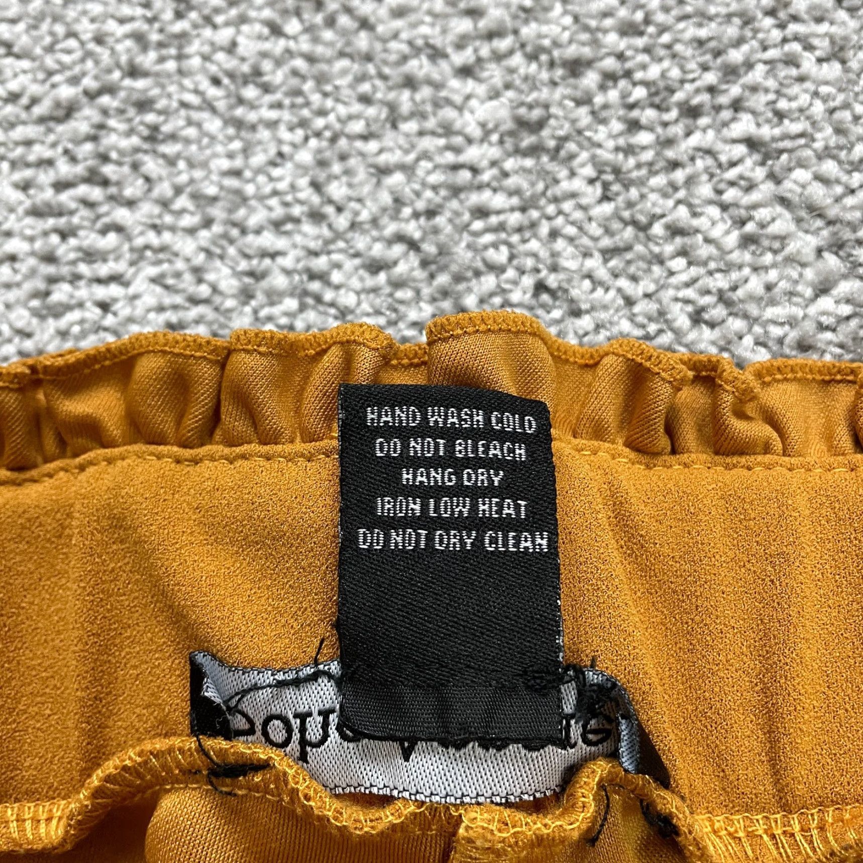 Vintage SOHO Paperbag Pants Womens Medium Mustard Belted Elastic Waist Trouser Size M Knit Polyester Spandex Solid Yellow Size 32" / US 10 / IT 46 - 5 Thumbnail