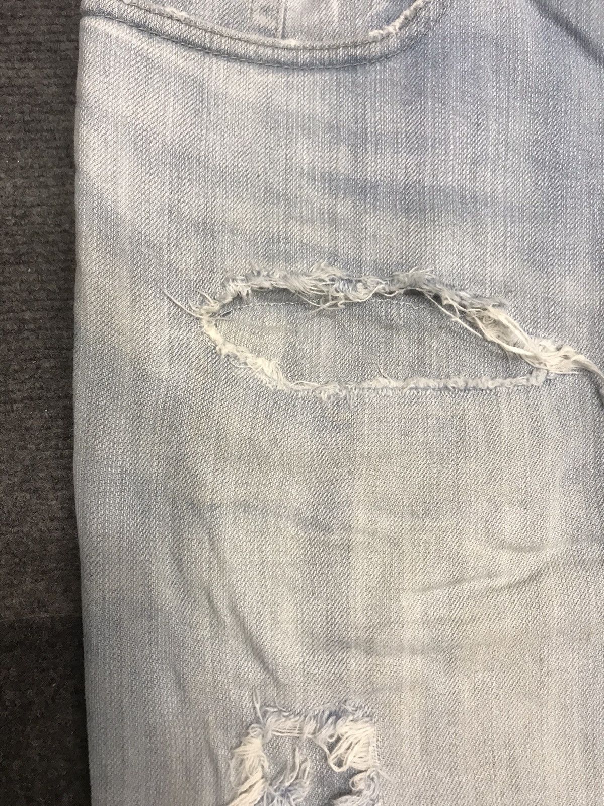 Japanese Brand 💥DESIGNER💥 PLAGPLAG Light Wash Skinny Distresed Denim F219 Size US 30 / EU 46 - 10 Thumbnail