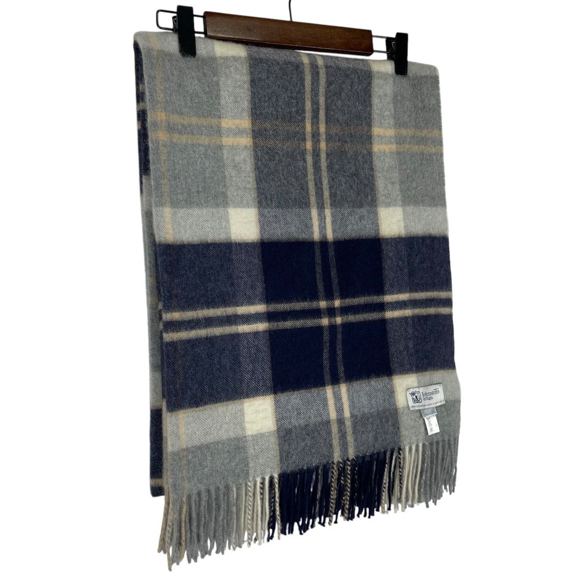 Johnstons Of Elgin Vintage Johnston Of Elgin Large Scarf Muffler Size ONE SIZE - 4 Thumbnail