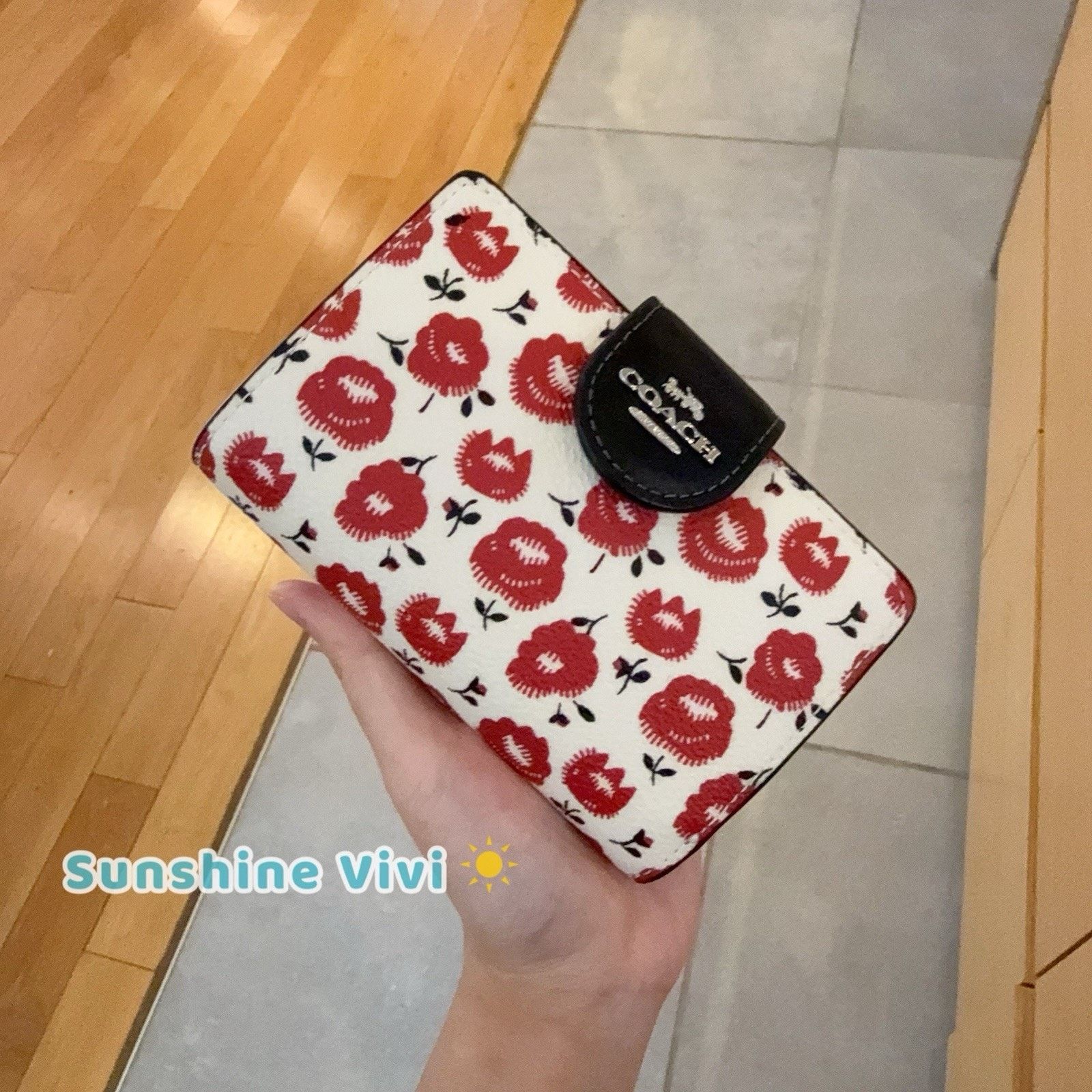 Coach NWT Coach Medium Corner Zip Wallet CBO38 Chalk Red Floral Size ONE SIZE - 1 Thumbnail