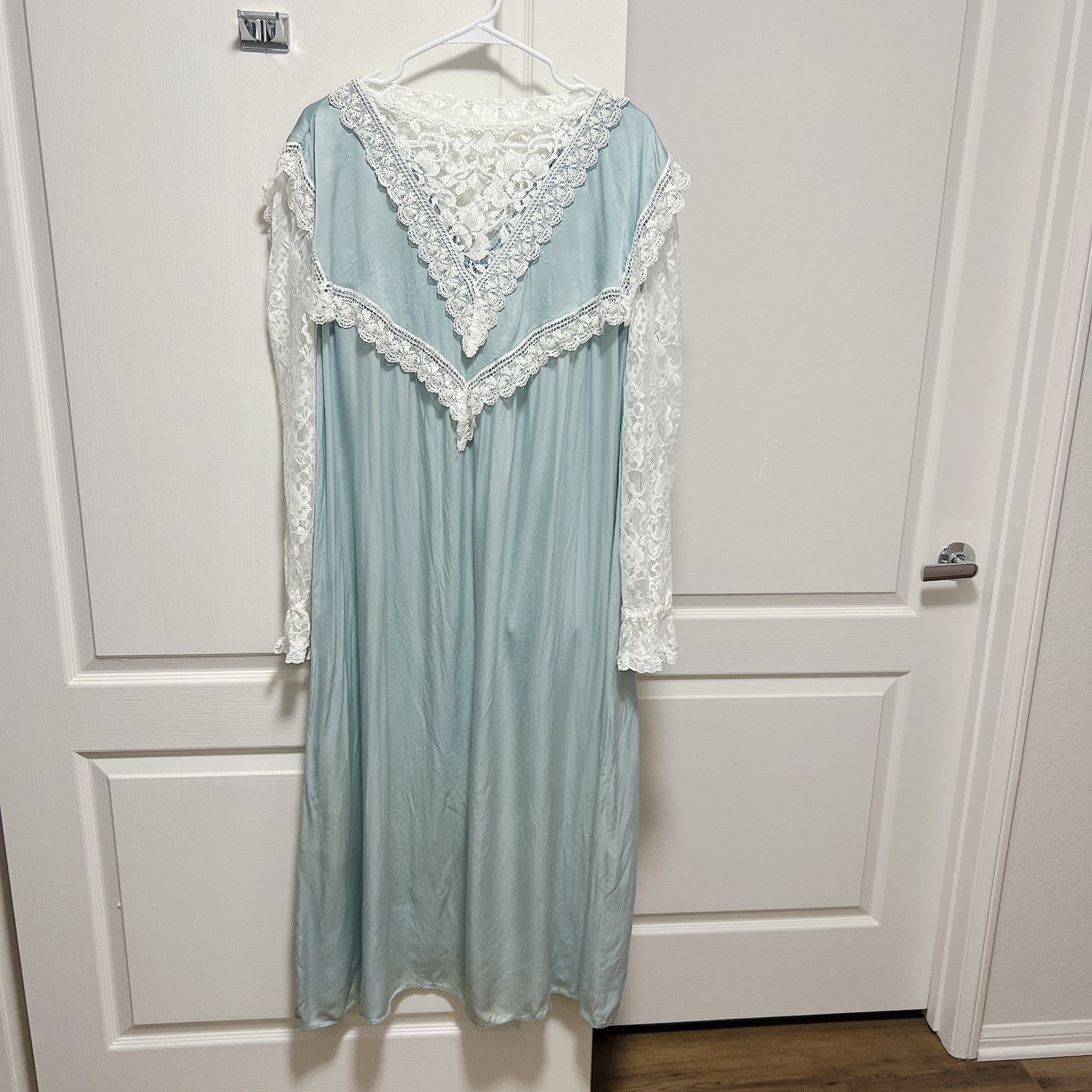Jessica McClintock Gunne Sax Jessica McClintock Victorian Lace Button Nightgown Size M / US 6-8 / IT 42-44 - 1 Thumbnail