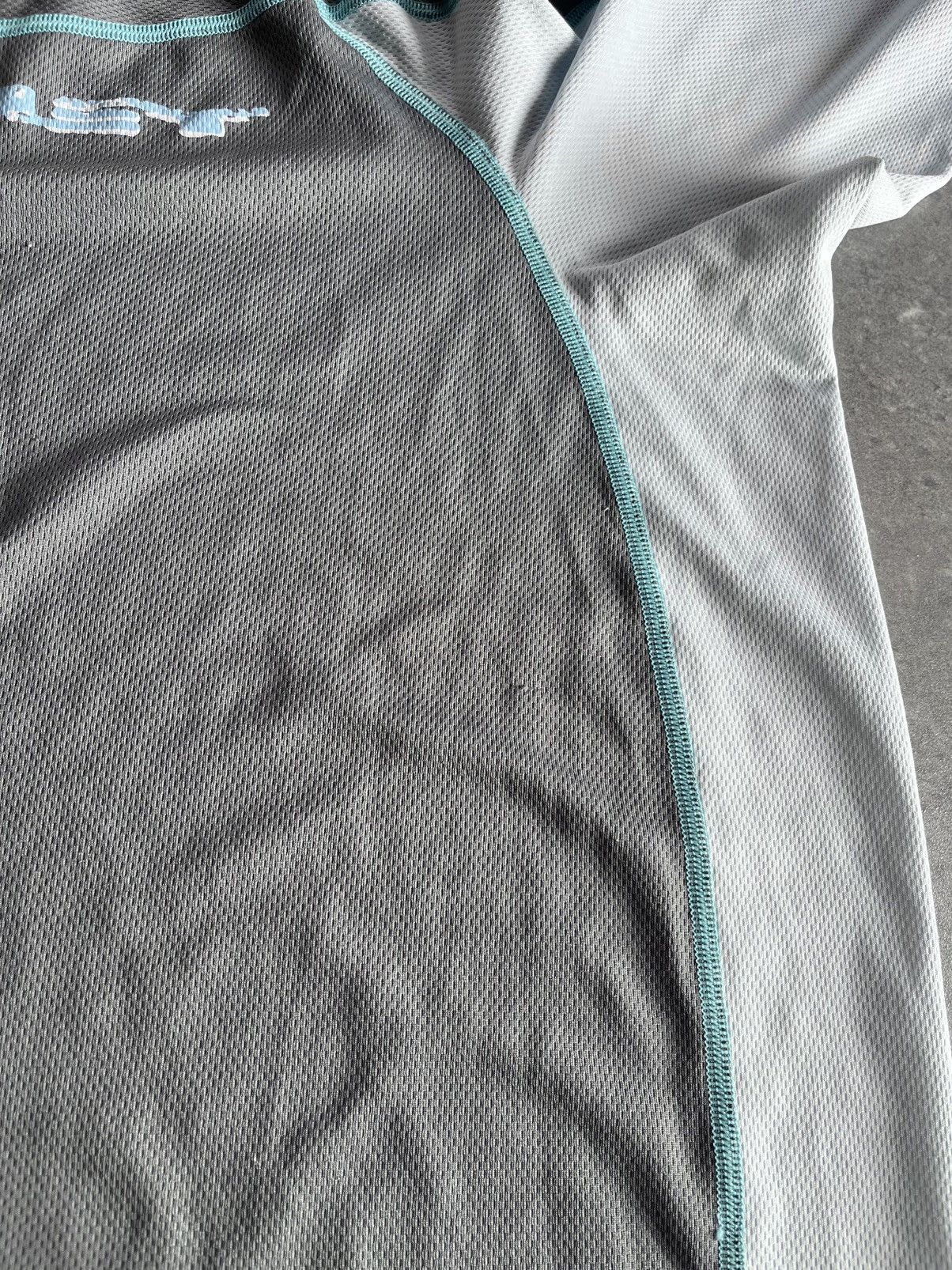 Oakley 00s Oakley Vintage Big Cracked Logo Jersey Tee L Rare Size US L / EU 52-54 / 3 - 5 Thumbnail