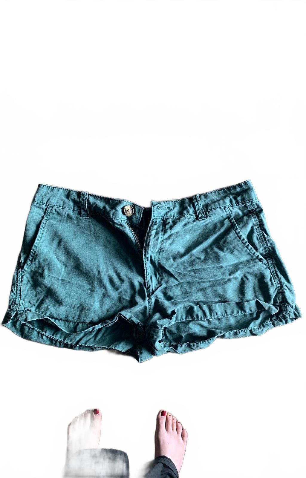American Eagle Outfitters American Eagle Outfitters Women's Green Shorts - Size 8 Size 32" / US 10 / IT 46 - 1 Thumbnail