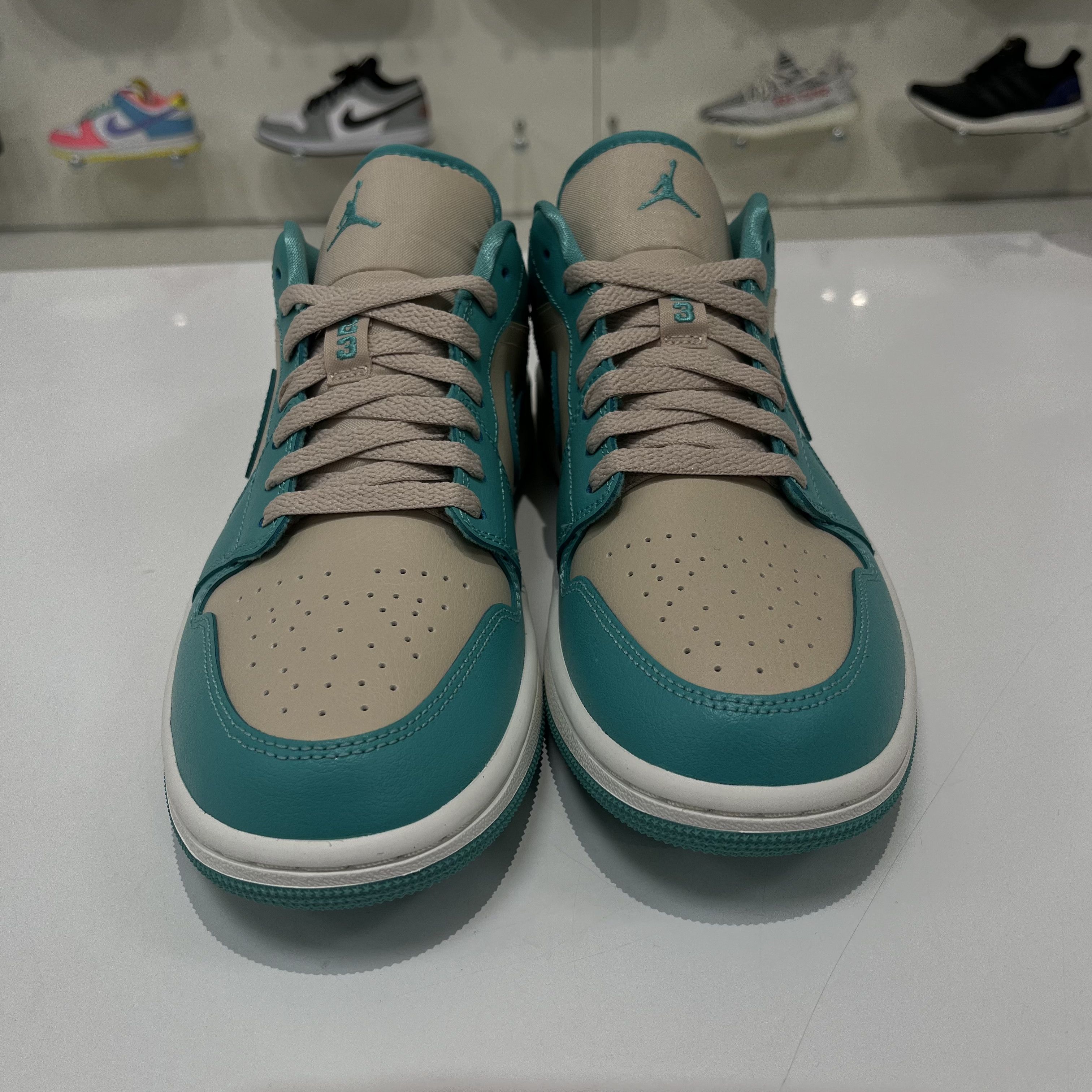 Nike Air Jordan 1 Low Tropical Teal (W) Size US 10 / IT 40 - 5 Thumbnail