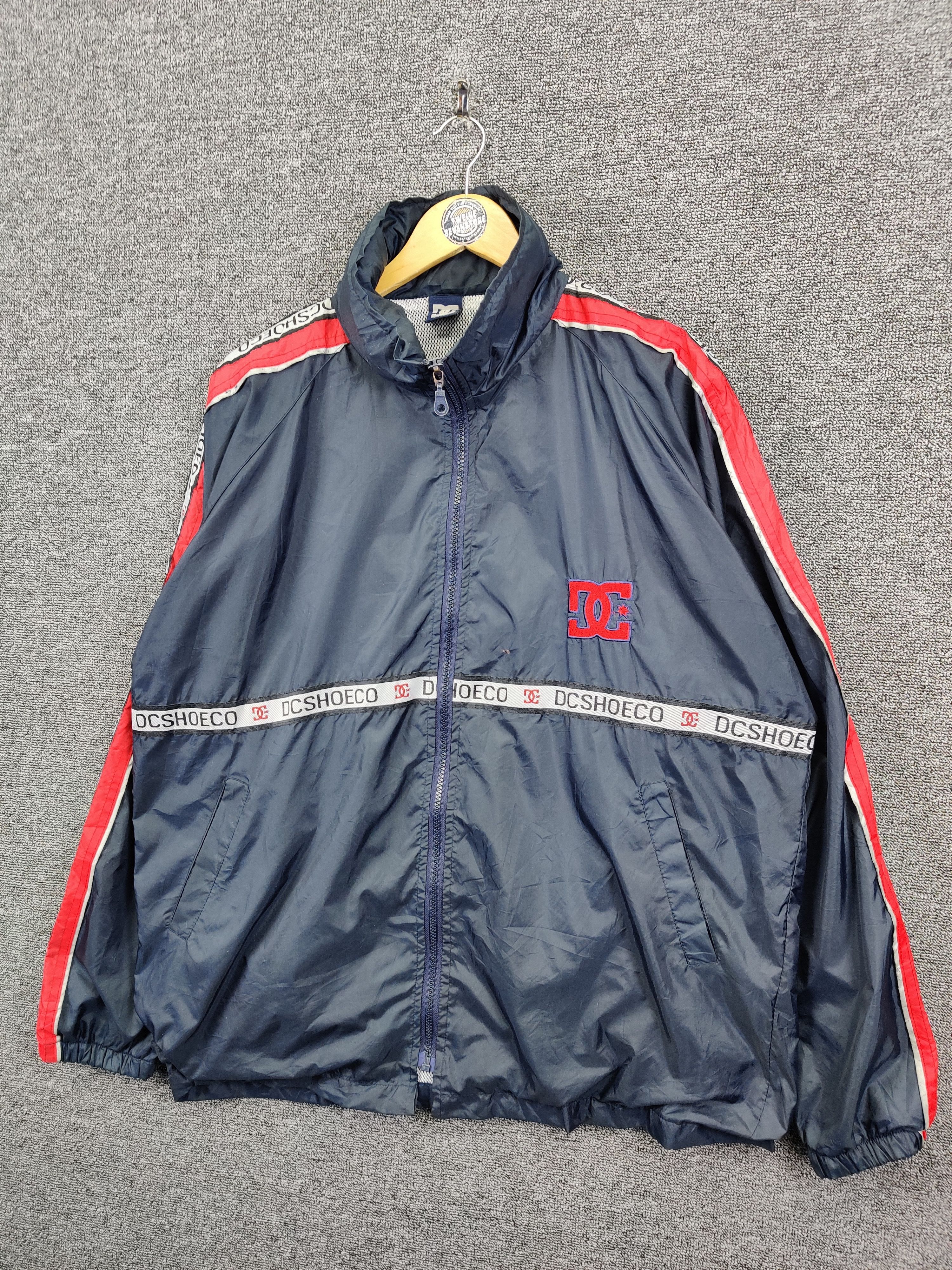 DC Vintage DC Shoe USA Embroidery Logo Windbreaker Light Jacket Size US XL / EU 56 / 4 - 2 Thumbnail