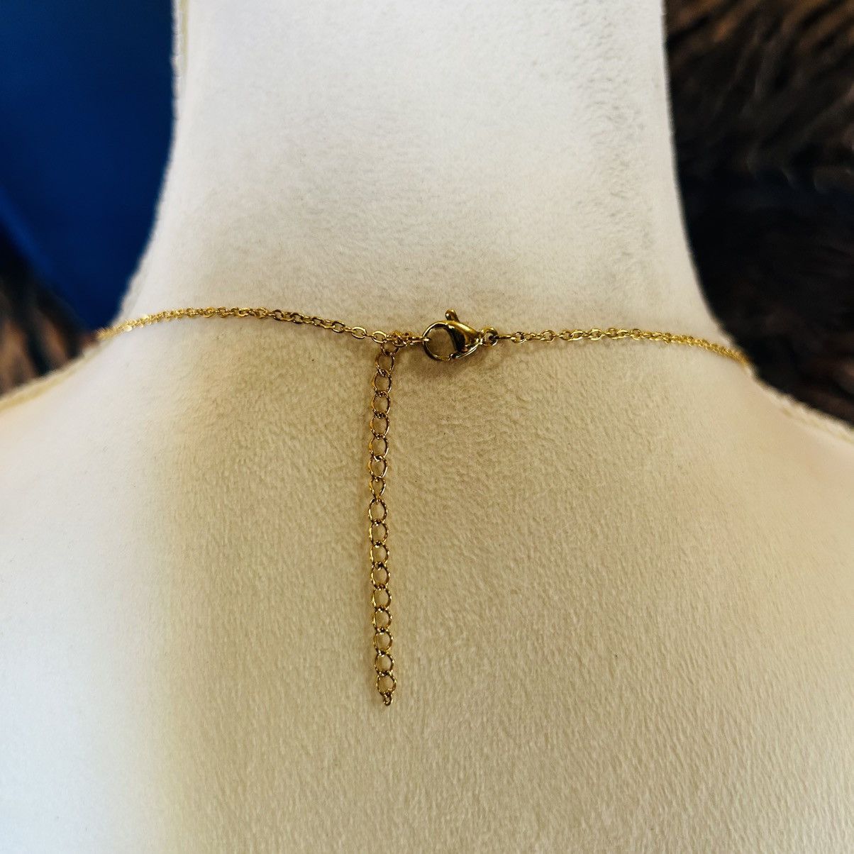 Handmade Handcrafted vintage shell pendant on chain necklace Size ONE SIZE - 5 Thumbnail