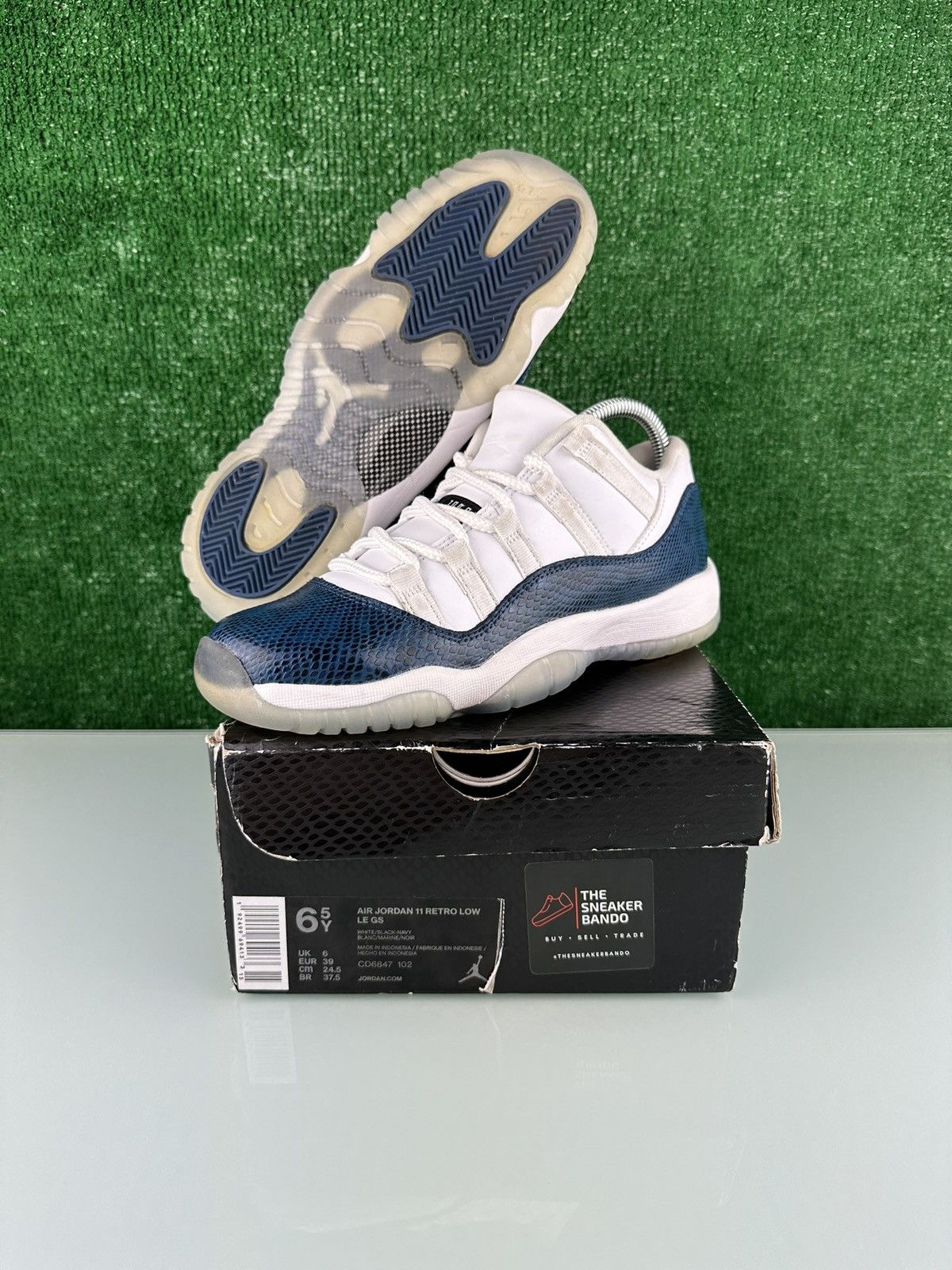 Jordan Brand Jordan 11 Retro 2019 Low Navy Snakeskin Size 6.5Y Size US 6.5 / EU 39-40 - 1 Thumbnail