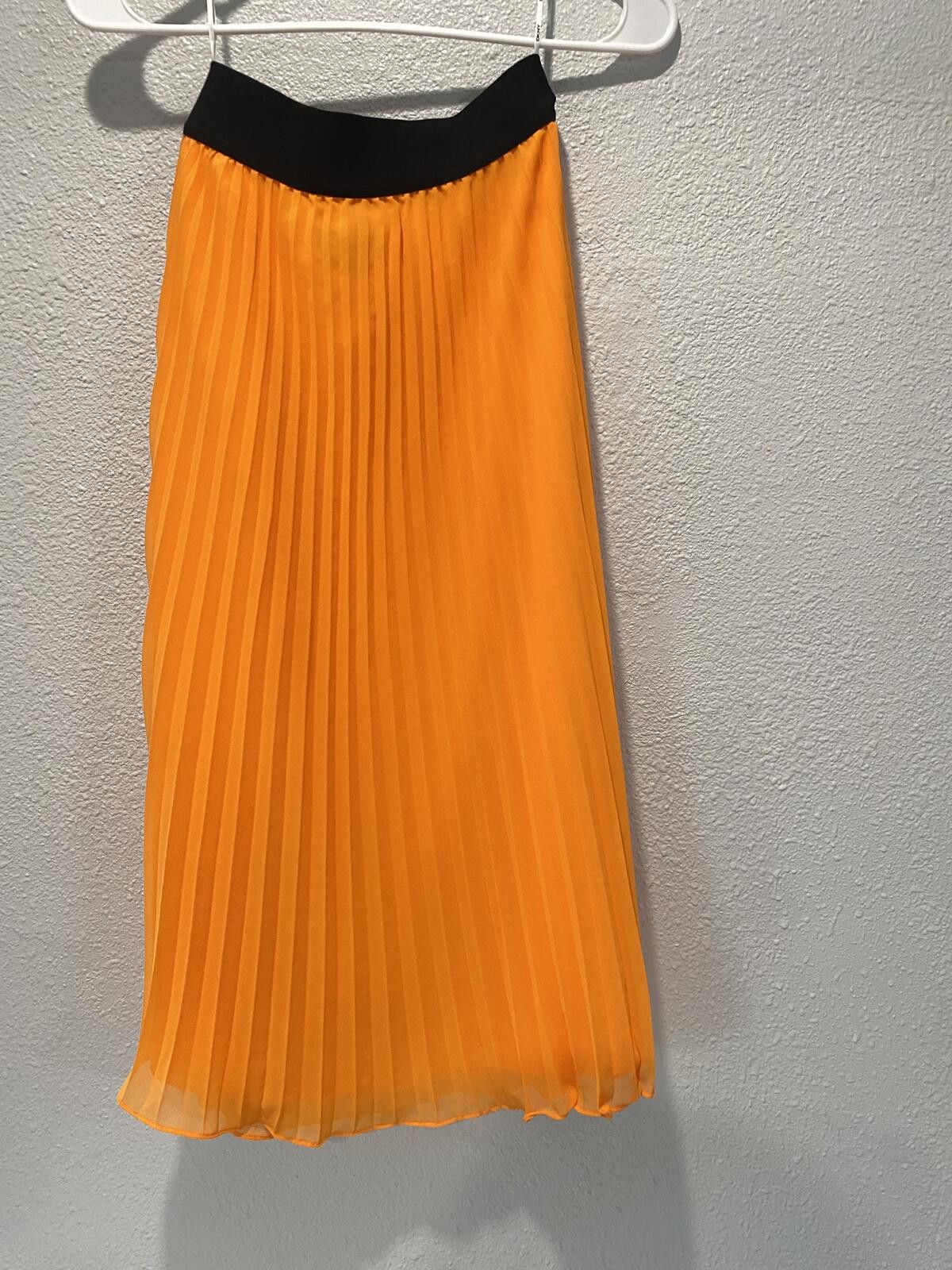DKNY DKNY Orange Pleated Skirt with Black Waistband XS Size 26" / US 2 / IT 38 - 1 Thumbnail